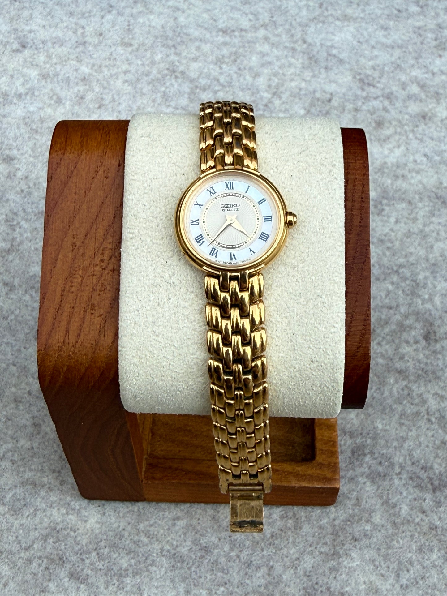Seiko Quartz Roman Dial Gold-Tone Watch (May 1992)