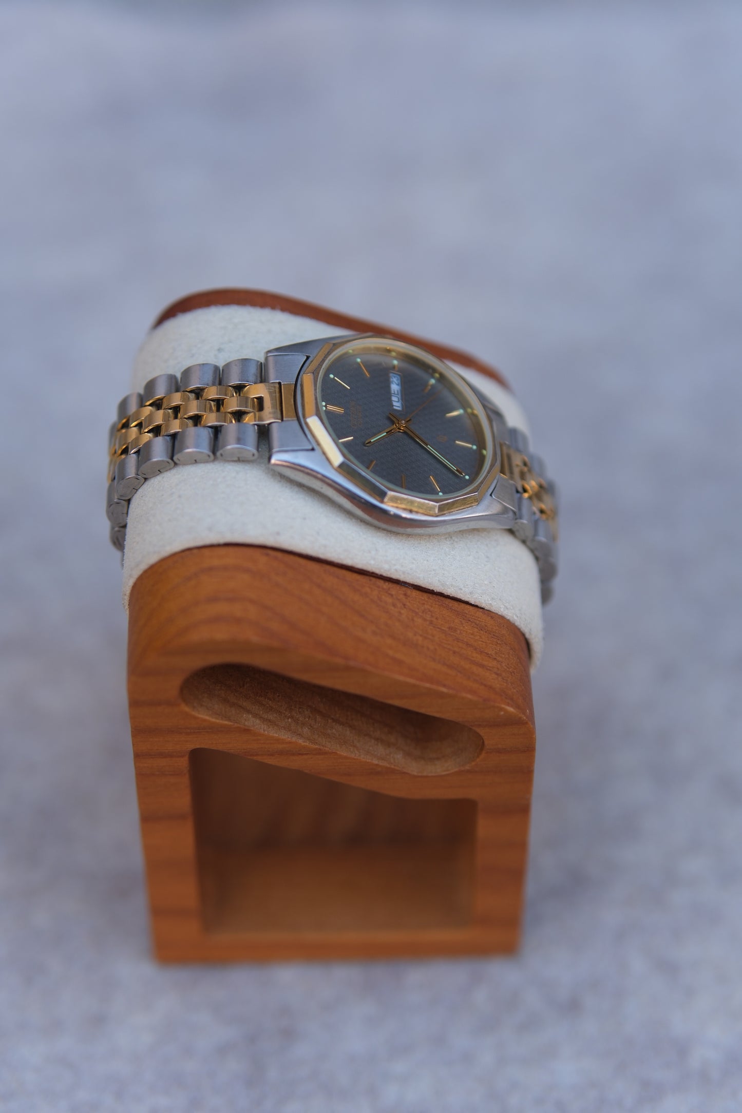 Circa Early-to-Mid 1980s Citizen Quartz Two-Tone Day-Date Watch | Gray Dial | Gold-Tone Bezel | 35mm
