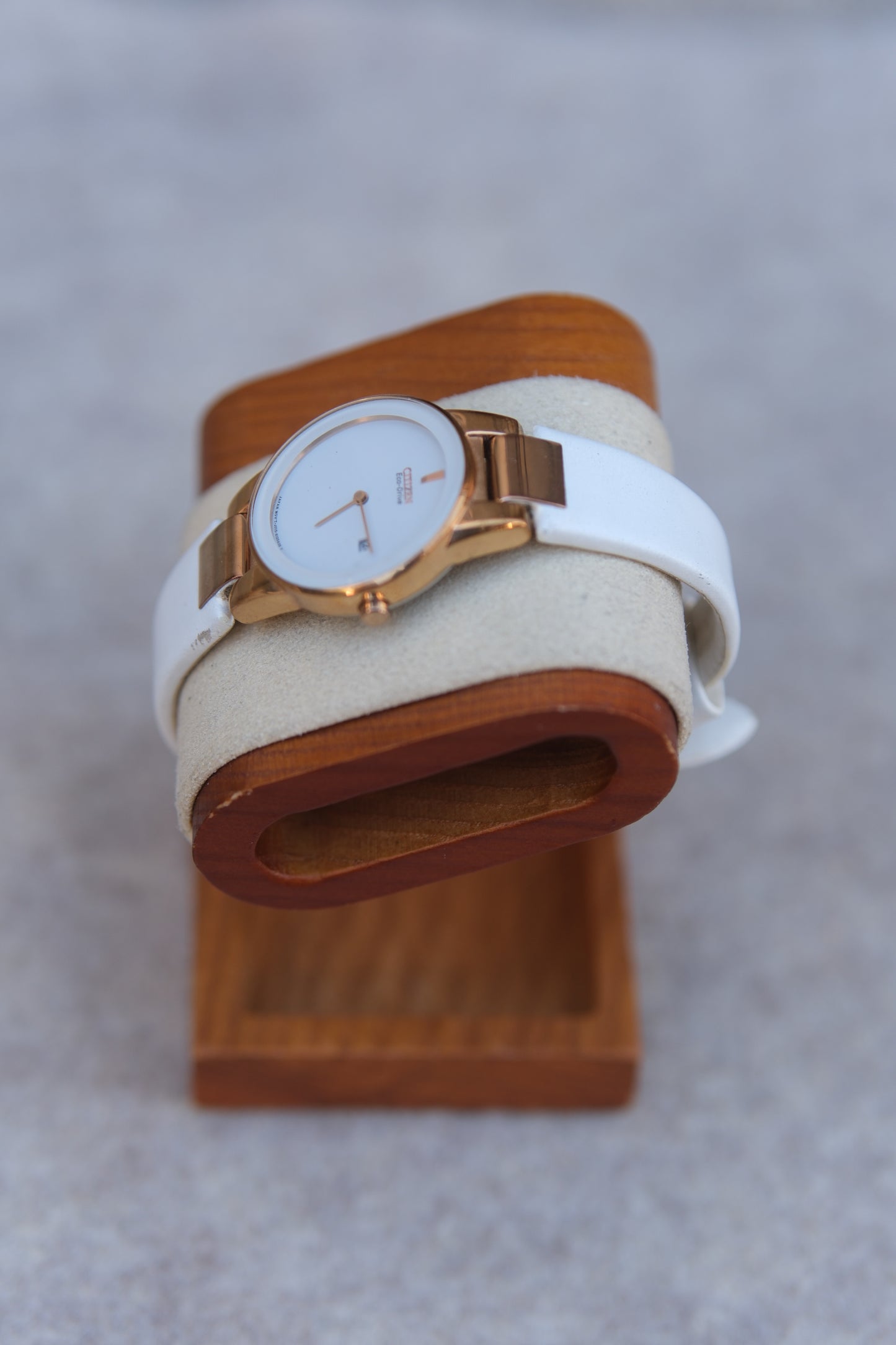 Circa 1990s Citizen Eco-Drive Round Watch | White Dial | Gold-Tone Case | White Leather Strap | 29mm