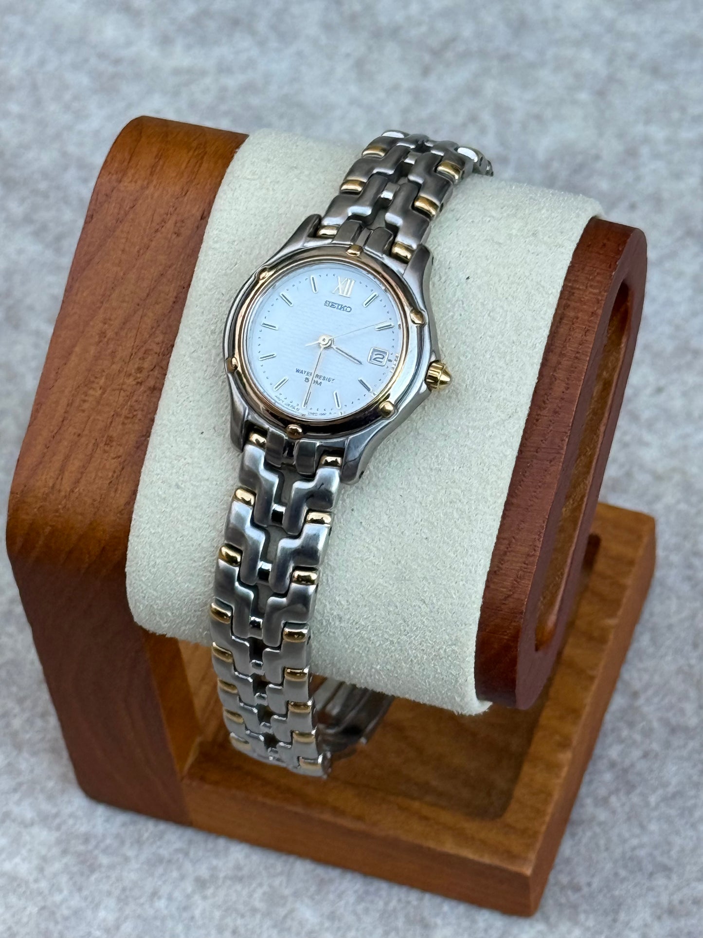 Seiko 7N82 Two-Tone Textured Dial Date (July 1997)