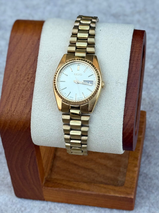 1990 Seiko Gold-Tone Quartz Day-Date Watch (7N83-8020, Aug 1990)