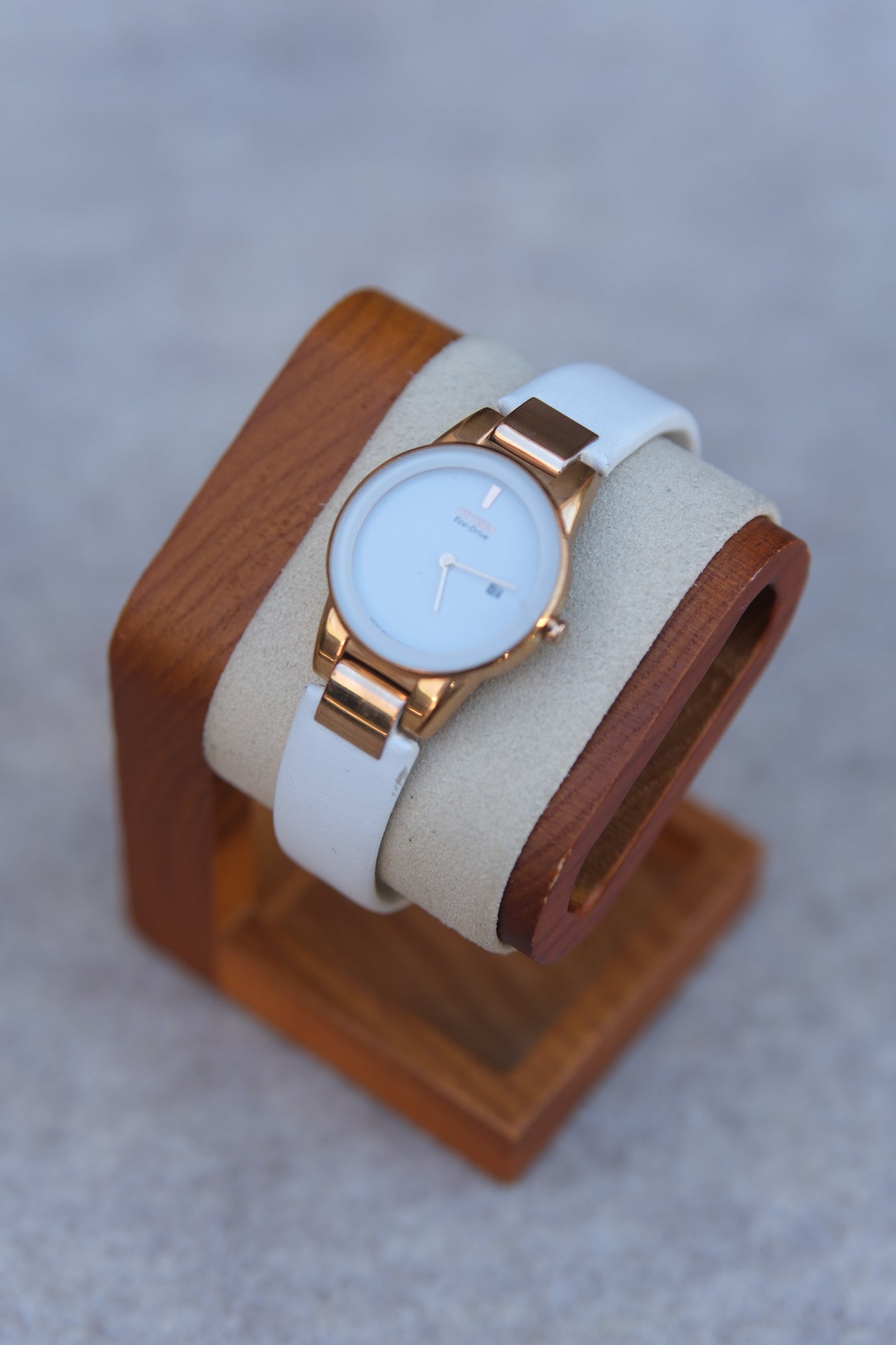 Circa 1990s Citizen Eco-Drive Round Watch | White Dial | Gold-Tone Case | White Leather Strap | 29mm