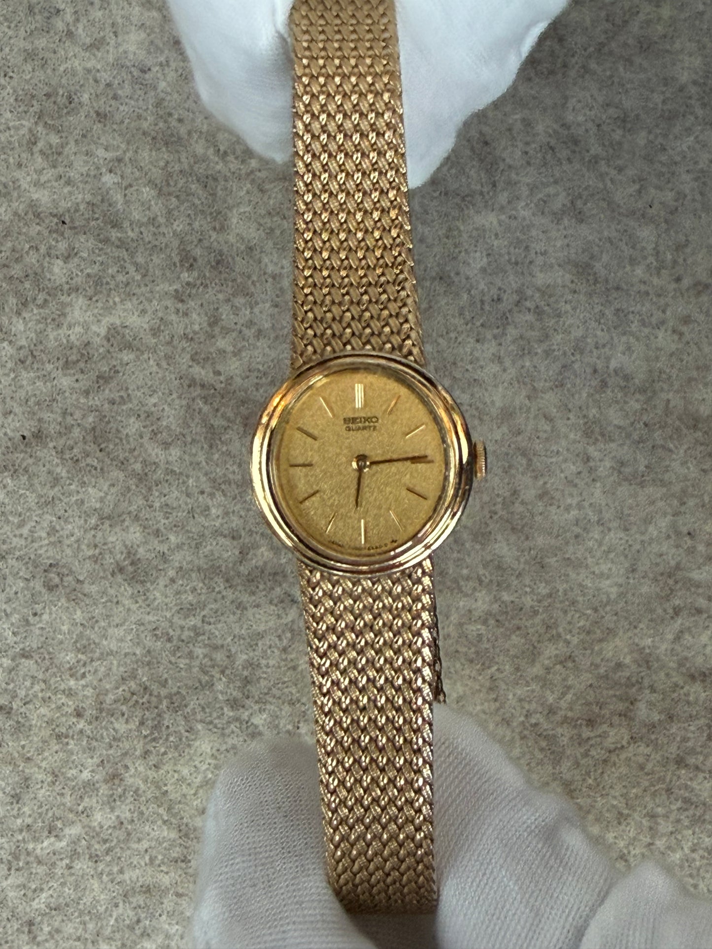 Seiko Quartz 1100-809B – Gold-Tone Mesh Dress Watch (Japan, October 1981)