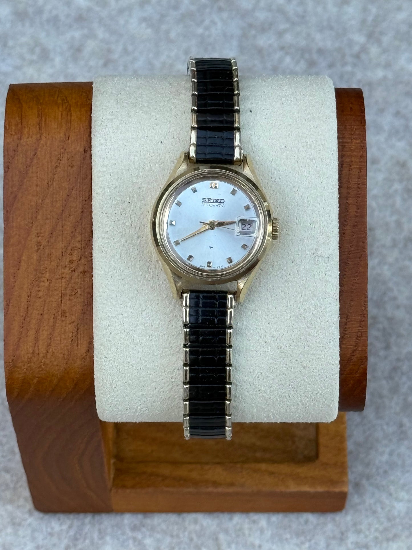 Seiko Automatic 2517-0289 – Gold-Tone Dress Watch (October 1969)