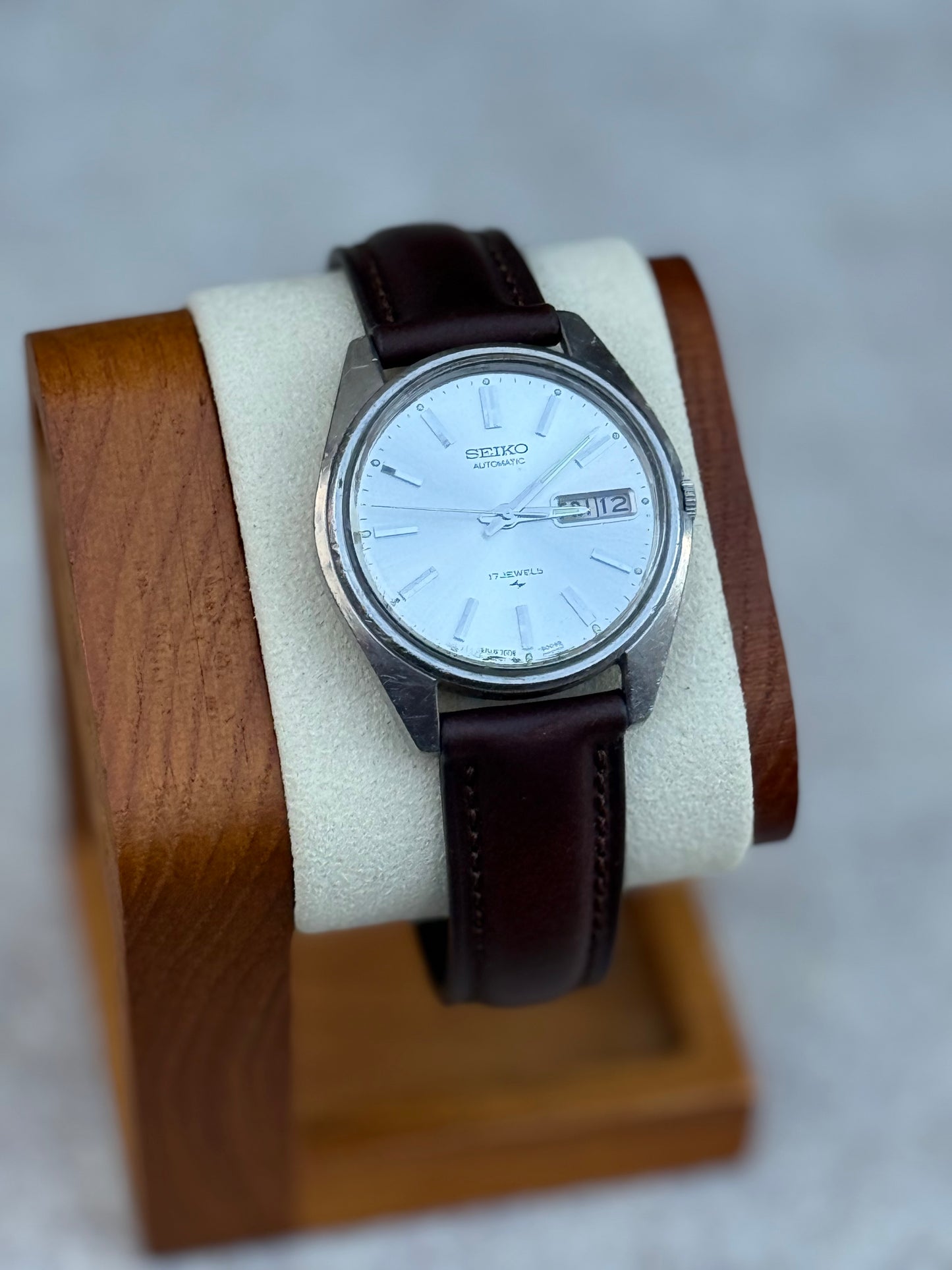 Seiko Automatic 7006-8007 – Silver Sunburst Day-Date (February 1971)