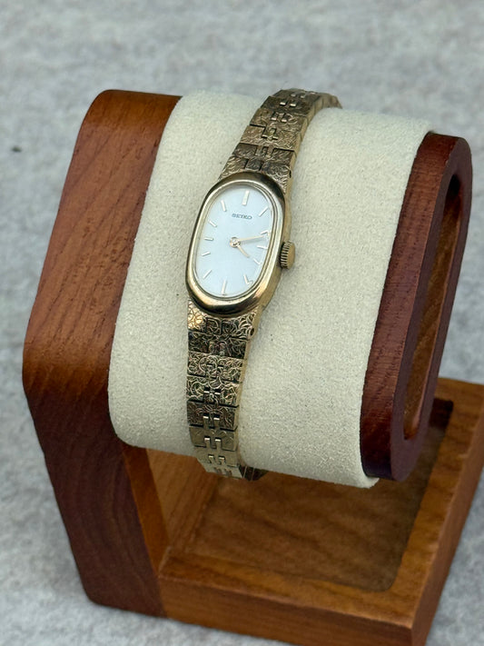 Seiko Ladies’ Oval Dress Watch (June 1976)
