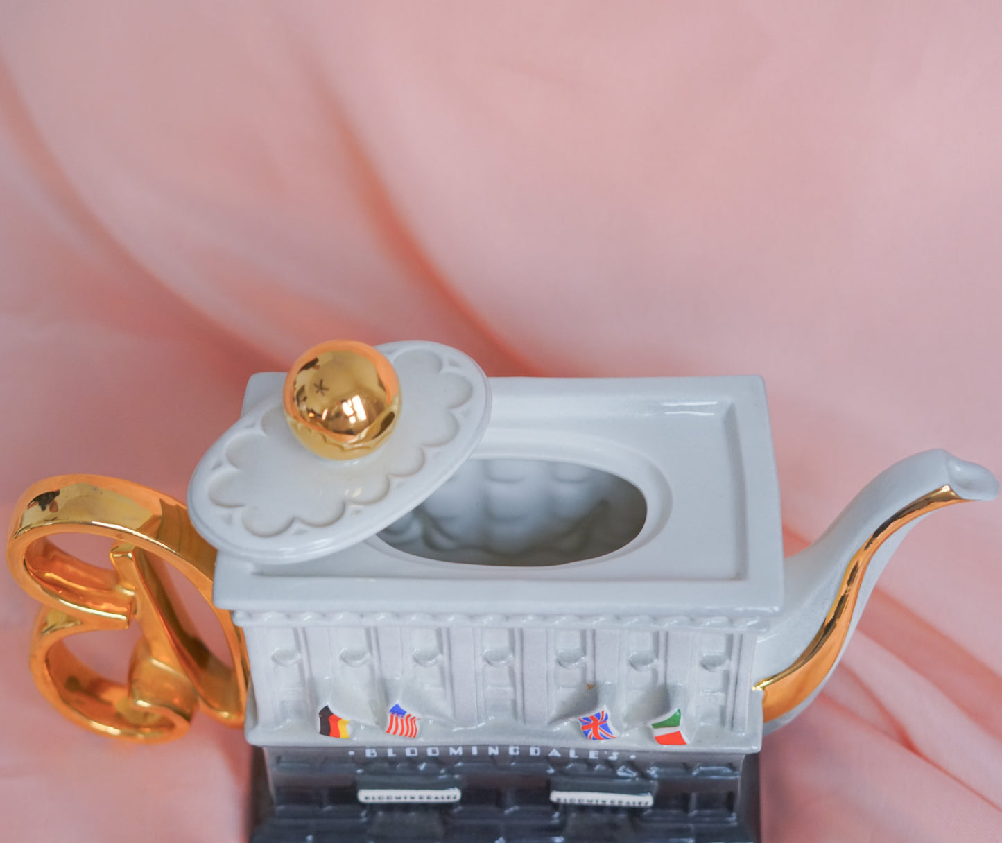 *Very Rare* Paul Cardew Bloomingdale's Teapot