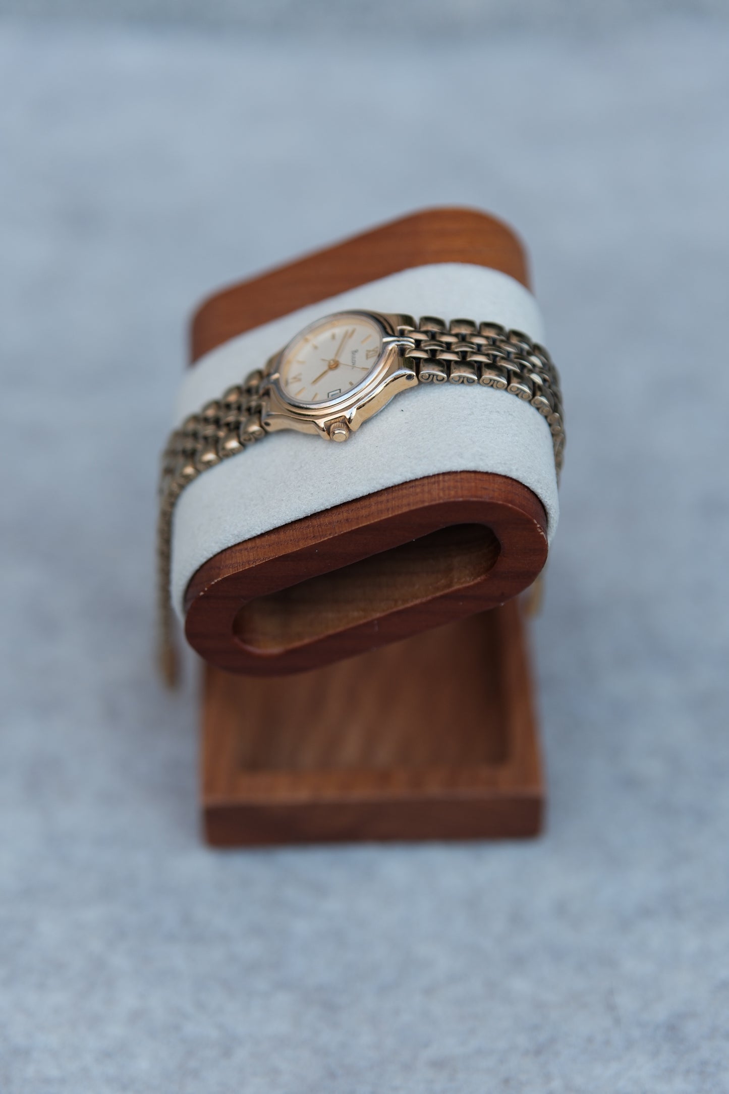 Bulova Quartz Gold-Tone Date Watch – Champagne Dial | Circa 1999