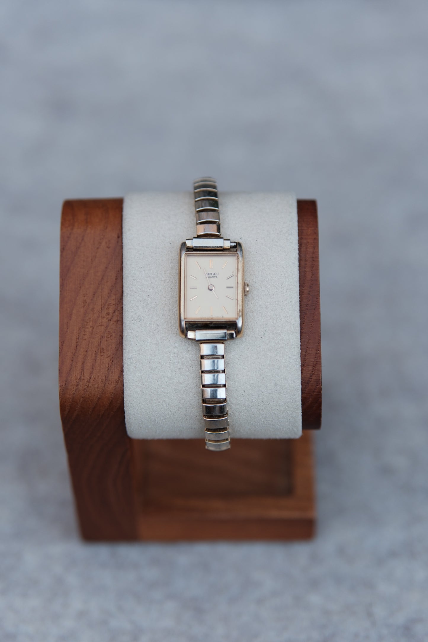 Seiko Quartz Gold-Plated Tank – Champagne Dial | April 1979