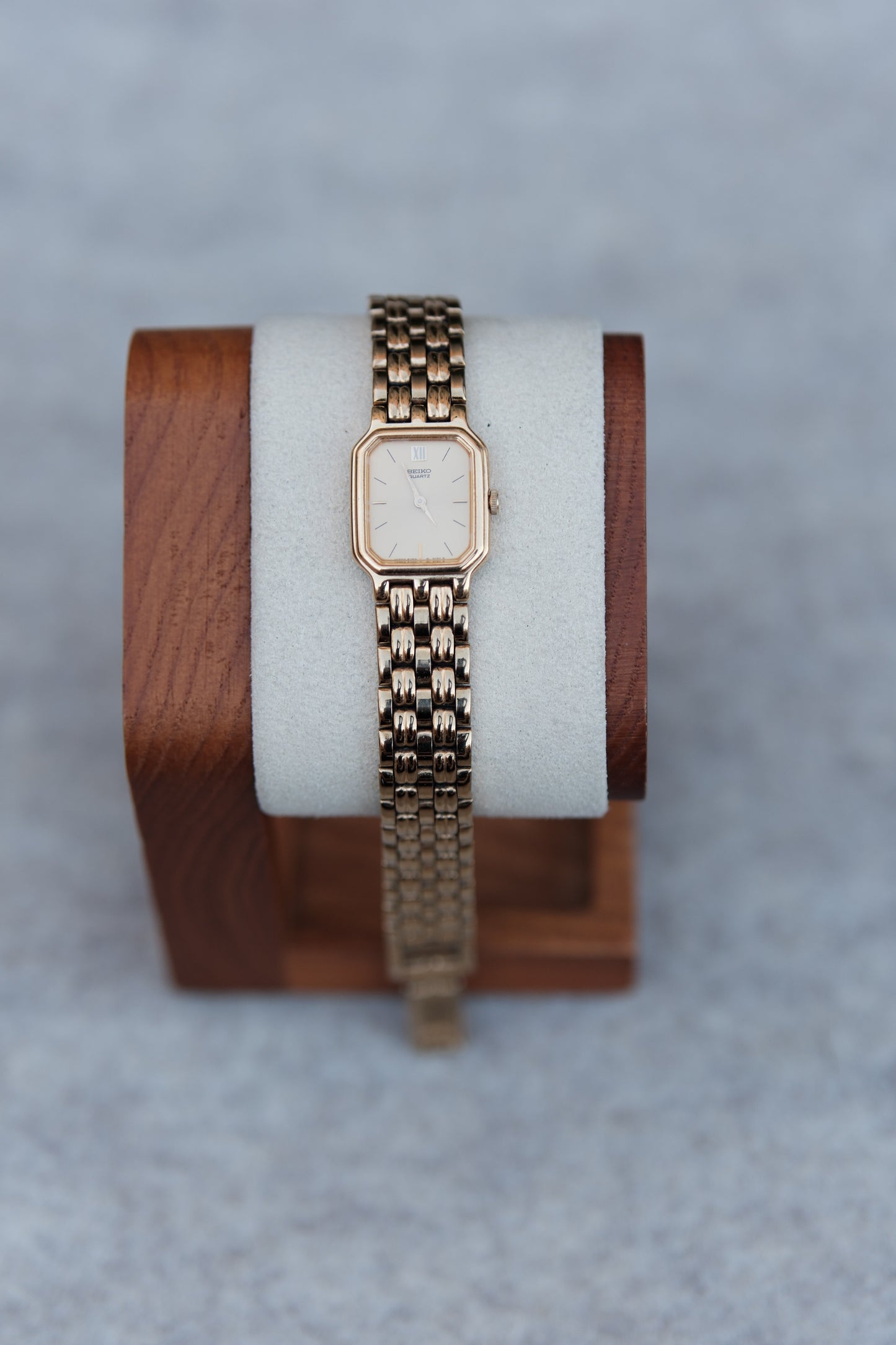 Seiko Quartz Gold-Tone Rectangular – Champagne Dial | March 2000