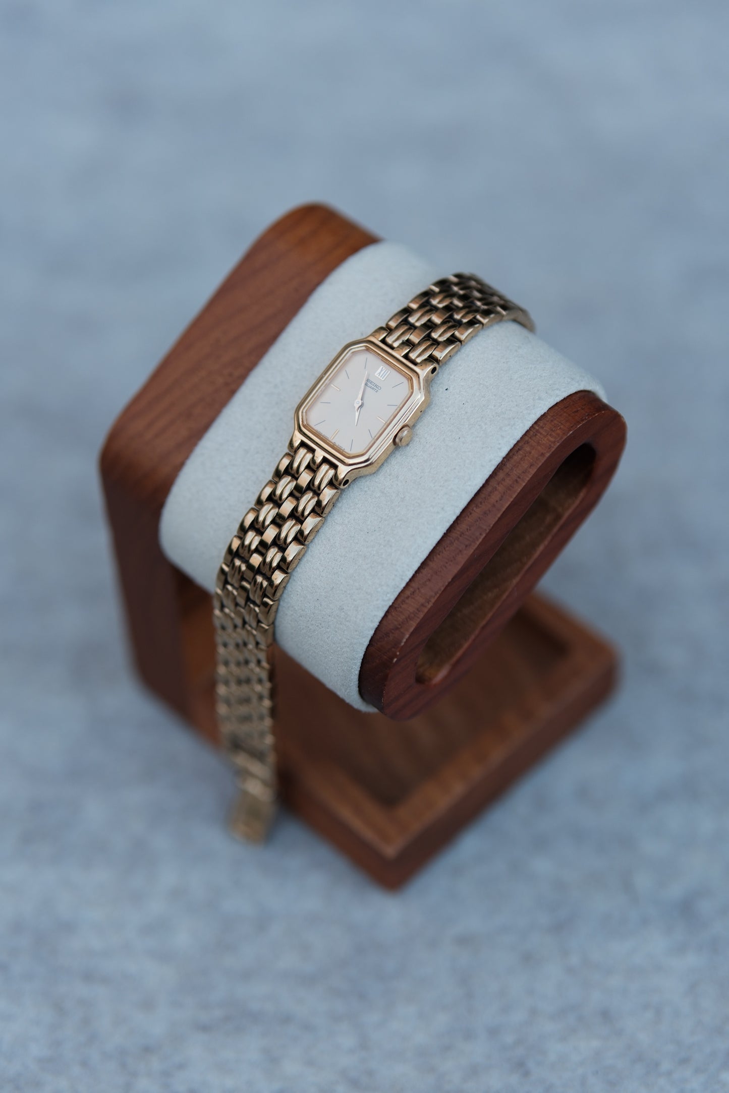 Seiko Quartz Gold-Tone Rectangular – Champagne Dial | March 2000