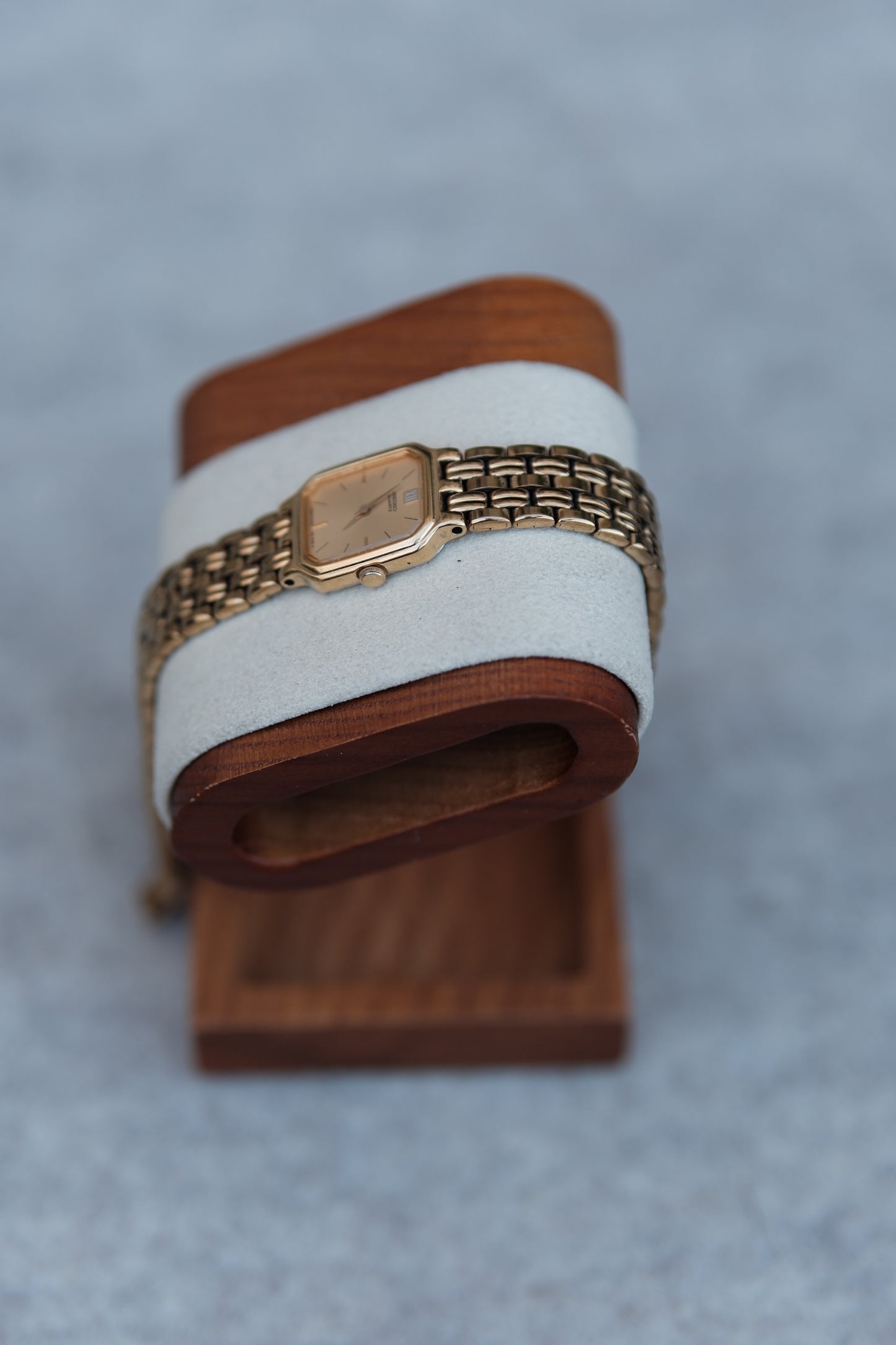 Seiko Quartz Gold-Tone Rectangular – Champagne Dial | March 2000