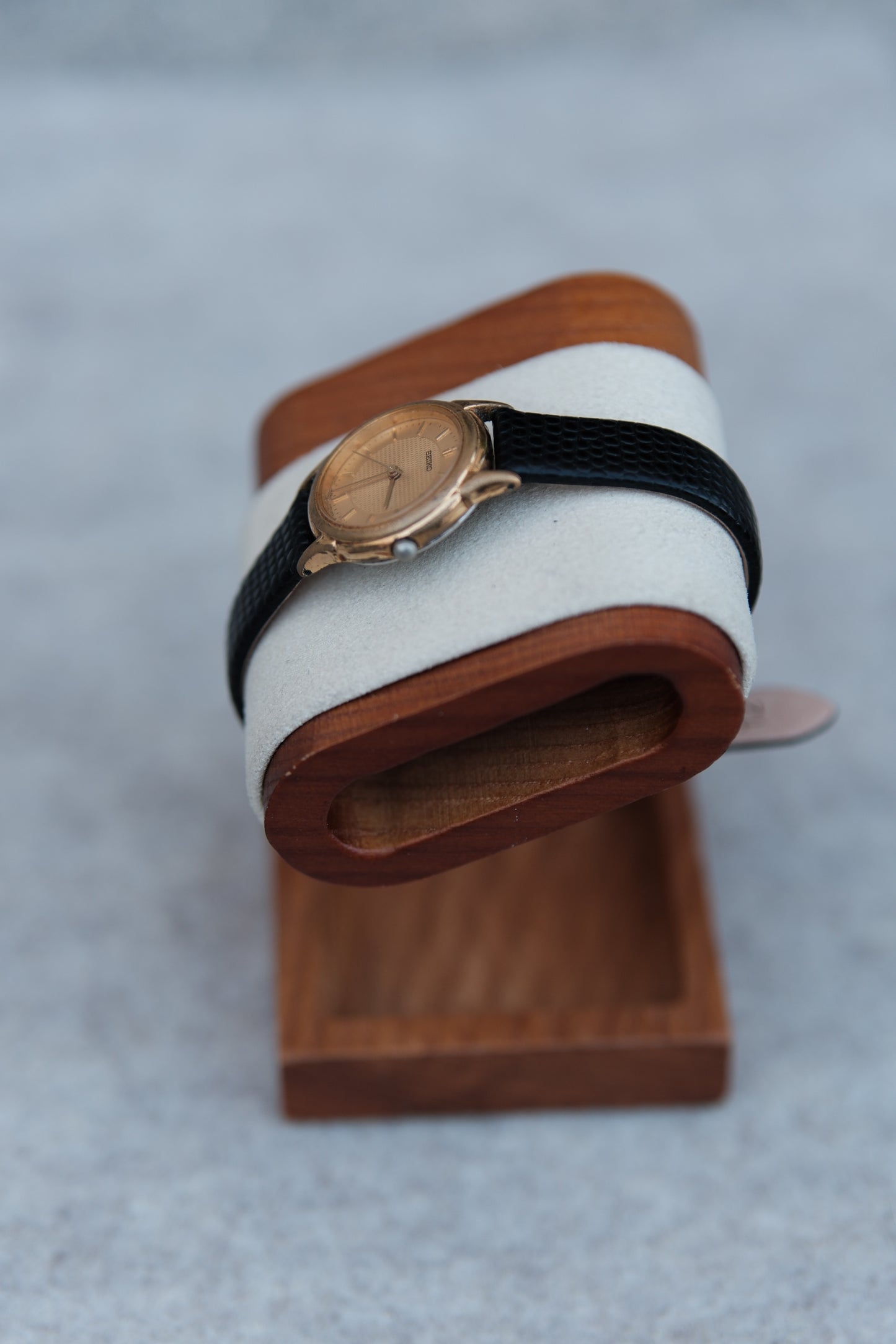 Seiko Quartz Gold-Tone Guilloché Dial – Lizard Grain Strap | July 1996