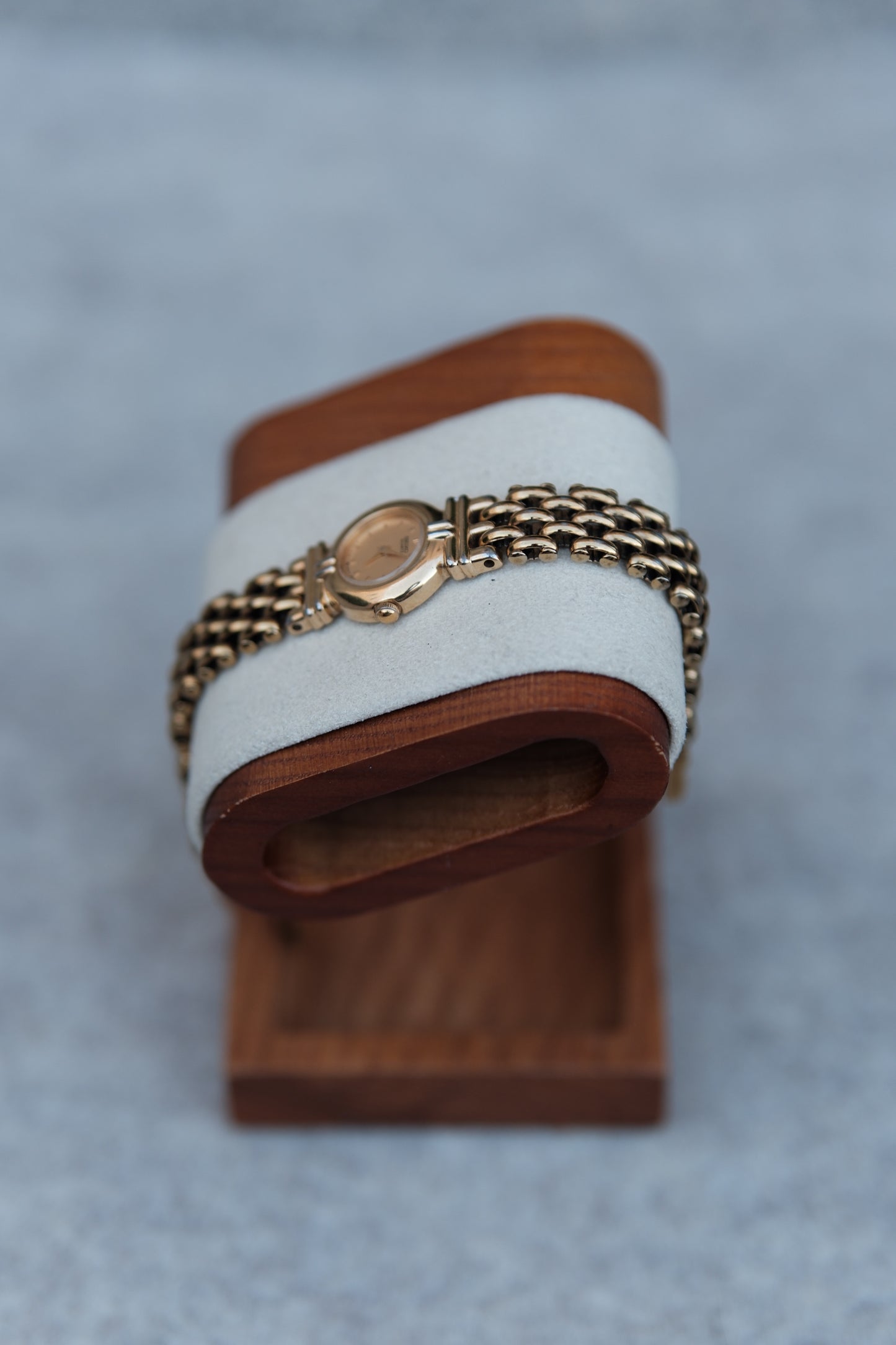 Seiko Quartz Gold-Tone Oval – Champagne Dial | June 1991