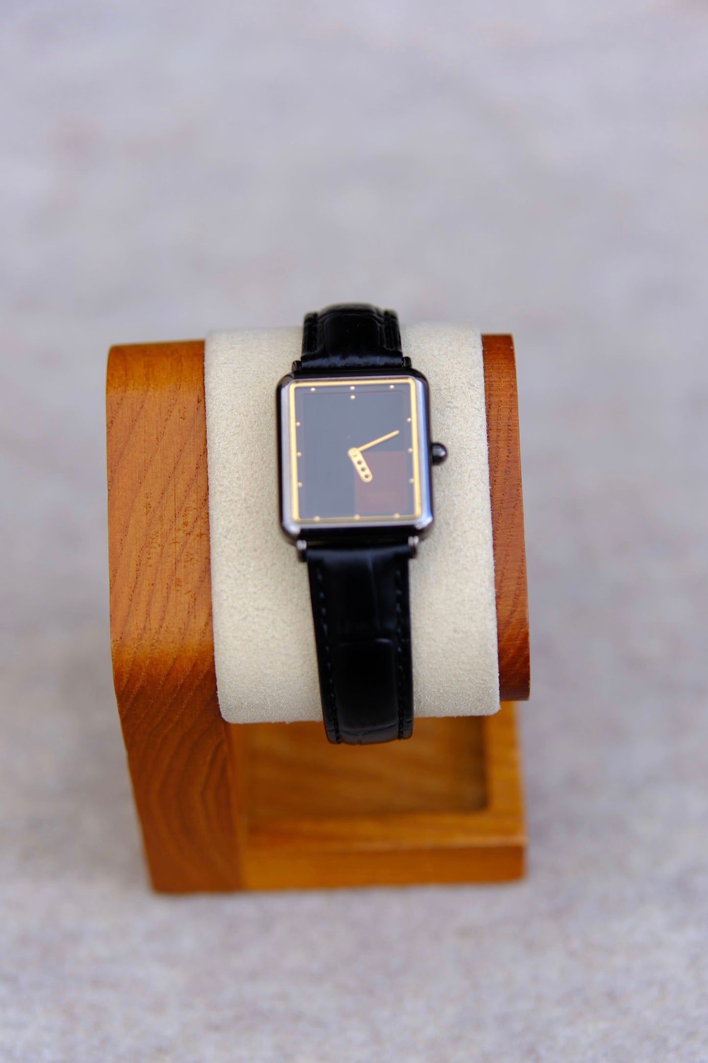 May 1986 Seiko Quartz Dress Watch | Black Dial