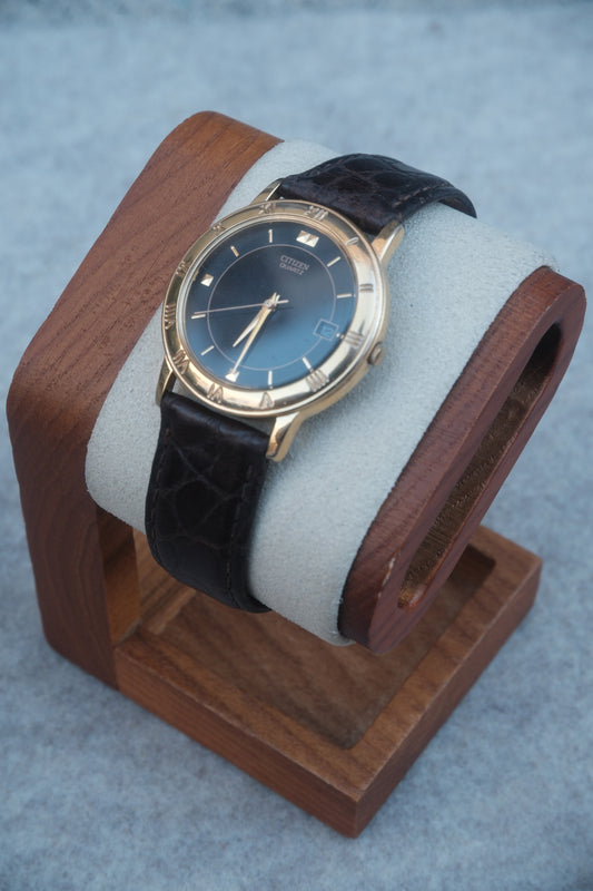 Vintage 1980s Citizen Quartz Gold Bezel Watch | Black Dial | Roman Numeral Bezel | Date Window