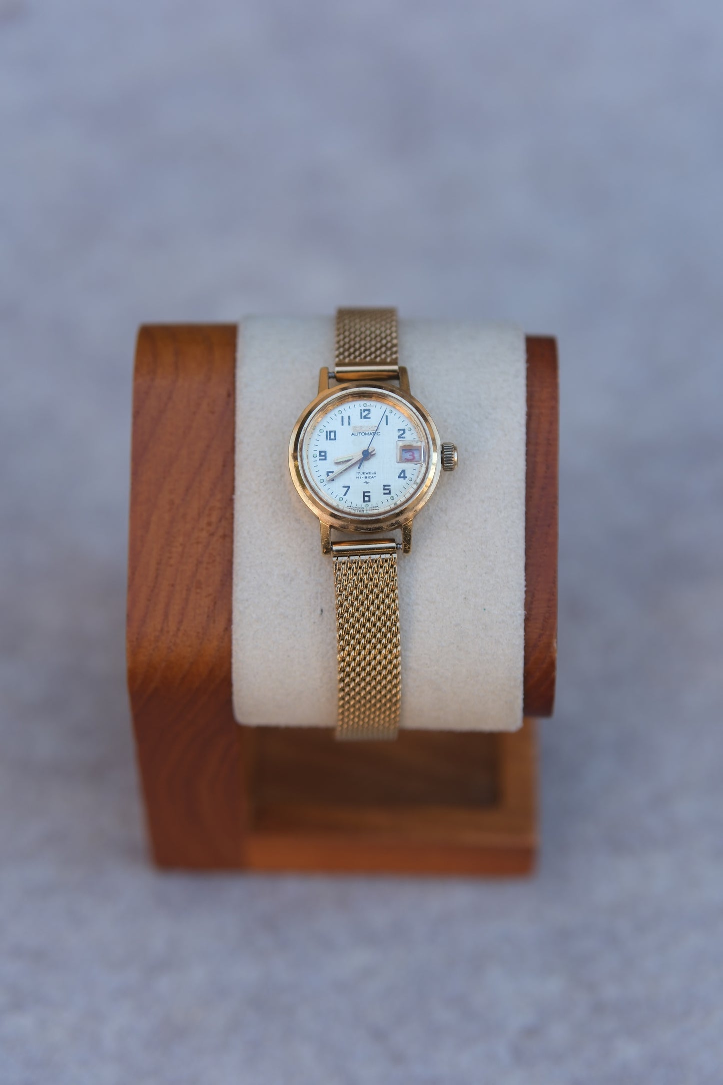 Vintage Circa 1969 Seiko Automatic 17 Jewels Hi-Beat Watch | Gold Arabic Dial | Date Window | New Mesh Bracelet