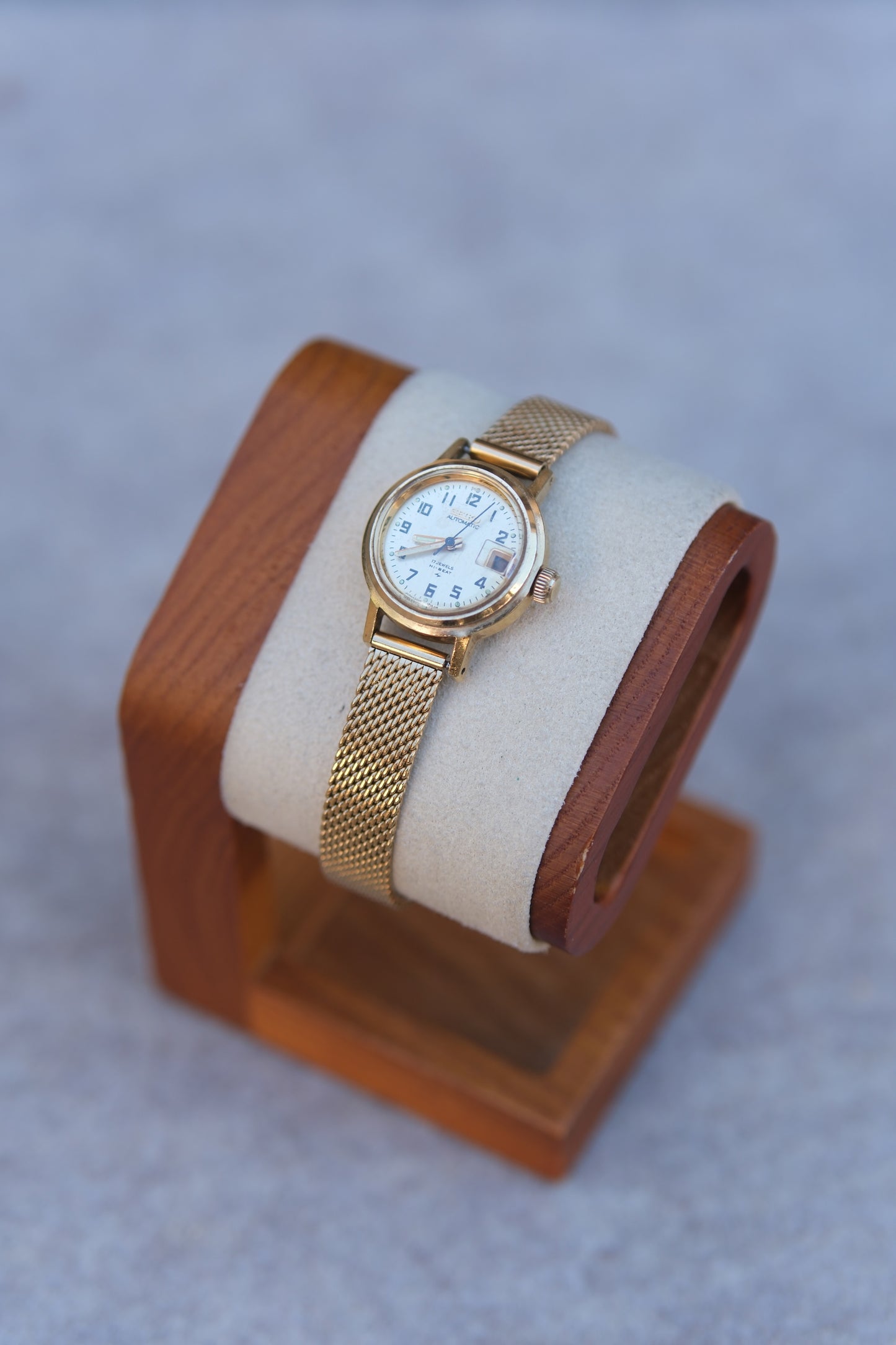 Vintage Circa 1969 Seiko Automatic 17 Jewels Hi-Beat Watch | Gold Arabic Dial | Date Window | New Mesh Bracelet