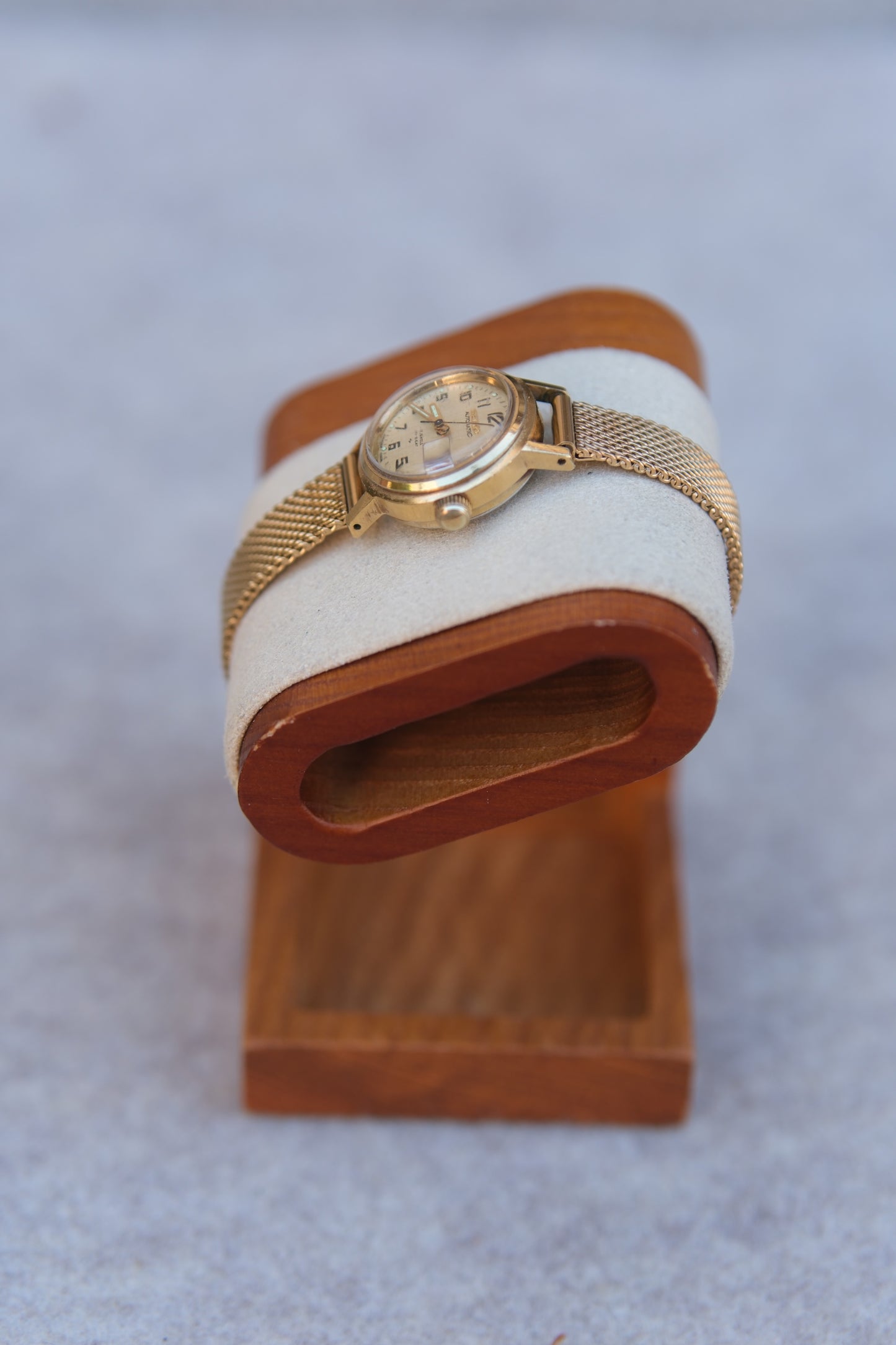 Vintage Circa 1969 Seiko Automatic 17 Jewels Hi-Beat Watch | Gold Arabic Dial | Date Window | New Mesh Bracelet