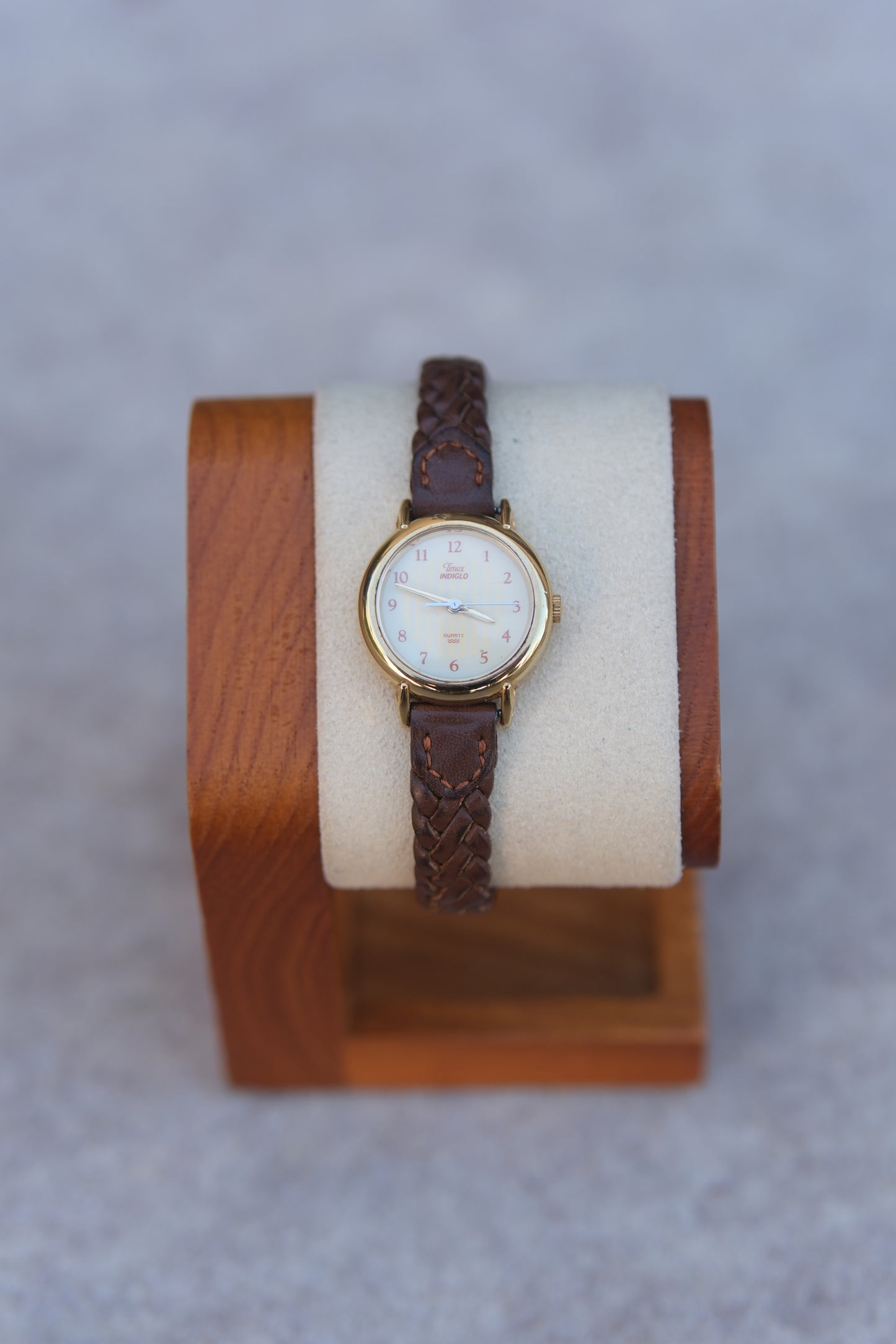Vintage Circa 1993 Timex Indiglo Ladies Watch | Gold Case | Cream Marbled Dial | Indiglo Backlight | Brown Braided Strap