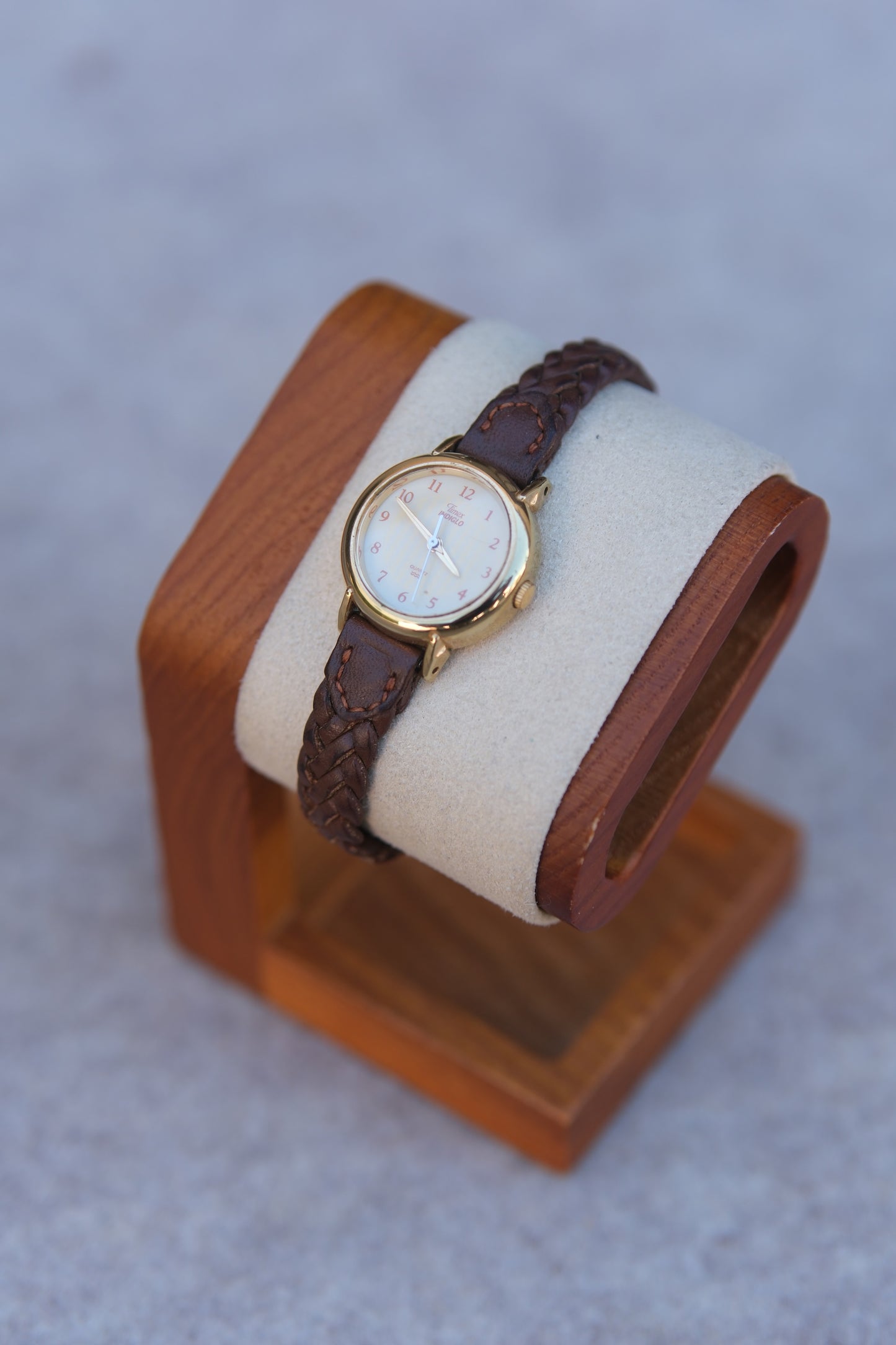 Vintage Circa 1993 Timex Indiglo Ladies Watch | Gold Case | Cream Marbled Dial | Indiglo Backlight | Brown Braided Strap