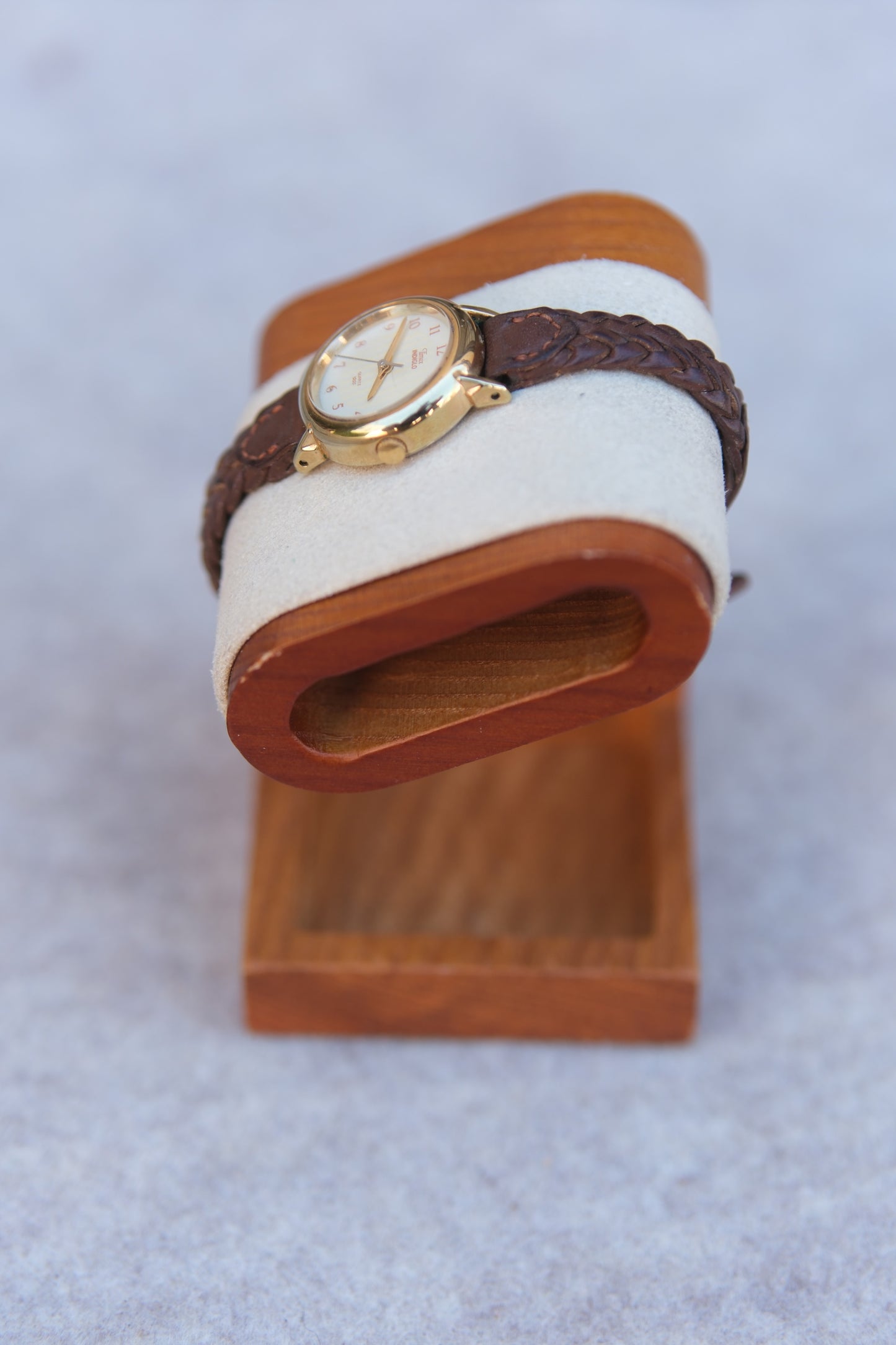 Vintage Circa 1993 Timex Indiglo Ladies Watch | Gold Case | Cream Marbled Dial | Indiglo Backlight | Brown Braided Strap