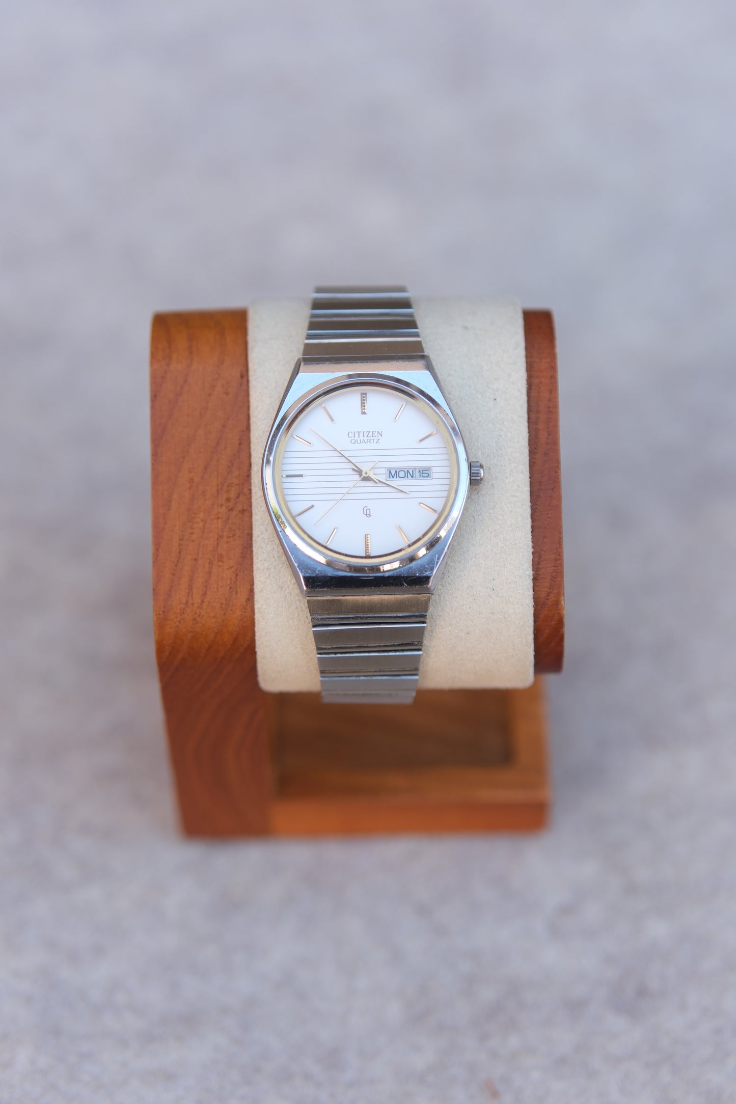 Vintage Circa 1980 Citizen Quartz Two-Tone Watch | White Pinstripe Dial | Gold Bezel | Day/Date Window | Silver Bracelet