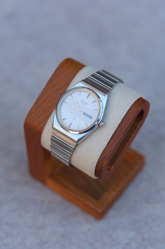 Vintage Circa 1980 Citizen Quartz Two-Tone Watch | White Pinstripe Dial | Gold Bezel | Day/Date Window | Silver Bracelet