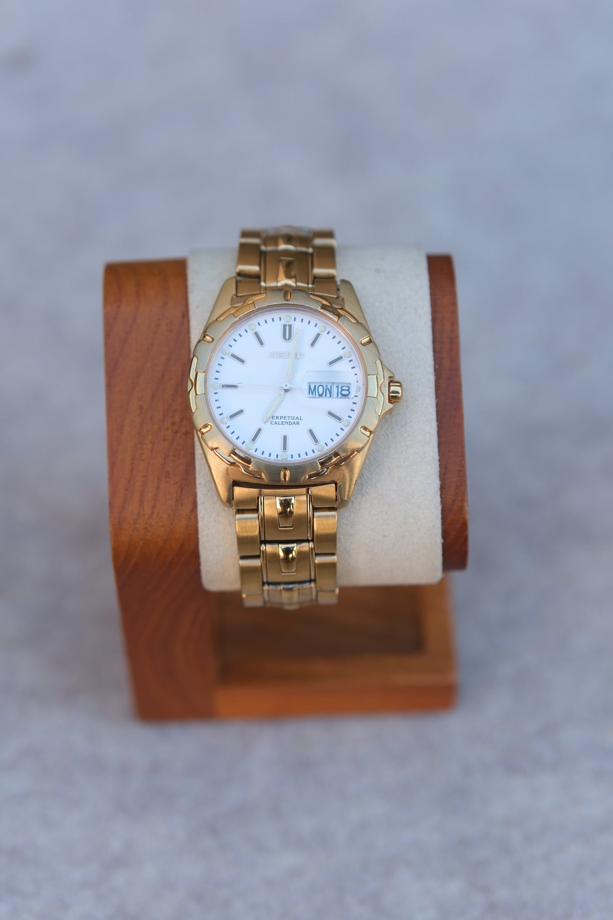 Vintage April 1999 Seiko Perpetual Calendar Gold Watch | White Dial | Day Window | Gold Bracelet