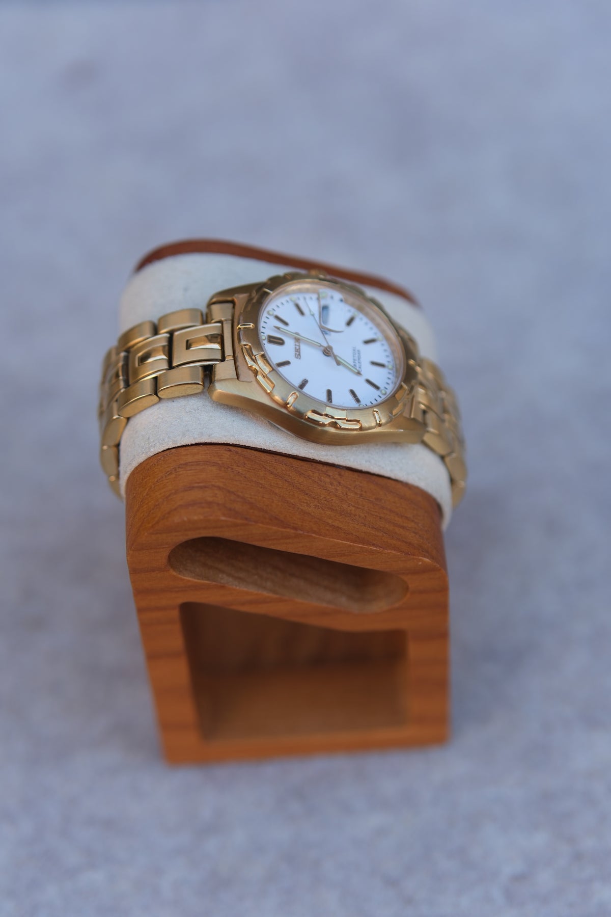 Vintage April 1999 Seiko Perpetual Calendar Gold Watch | White Dial | Day Window | Gold Bracelet