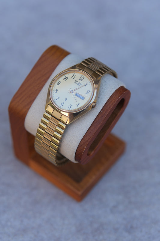 Vintage 1990s Citizen Quartz Gold Watch | Arabic Numeral Dial | Day/Date Window | Gold Bracelet