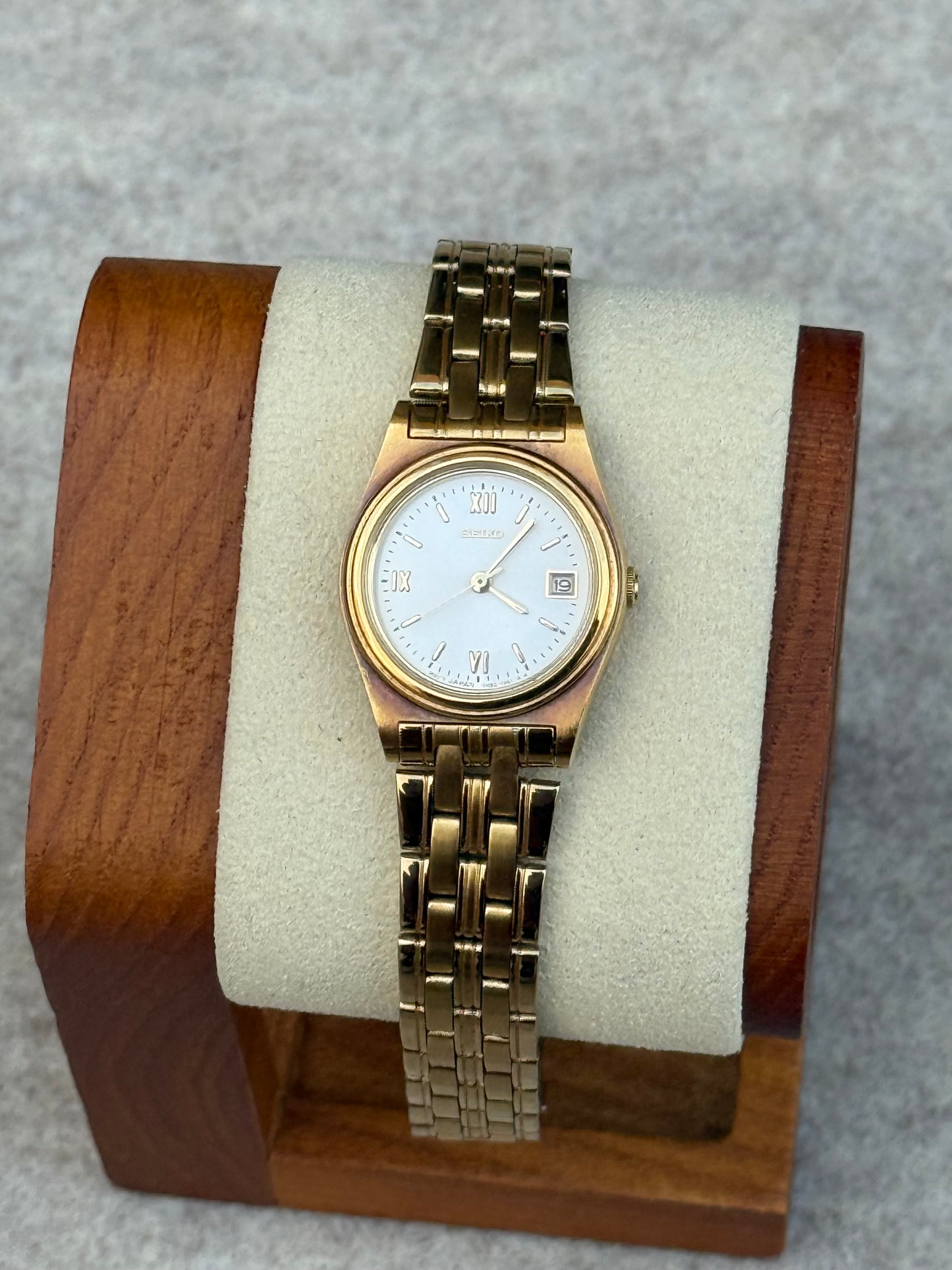 Seiko Ladies’ Gold-Tone Dress Watch (1996)