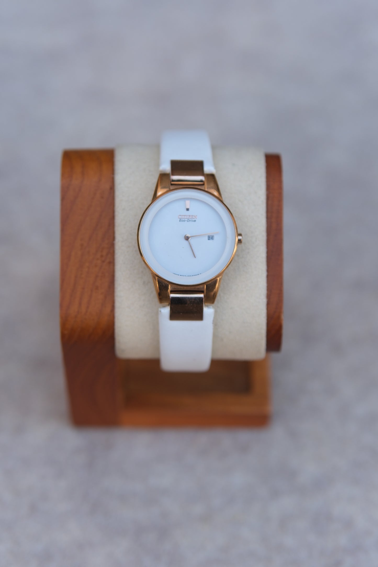 Circa 1990s Citizen Eco-Drive Round Watch | White Dial | Gold-Tone Case | White Leather Strap | 29mm