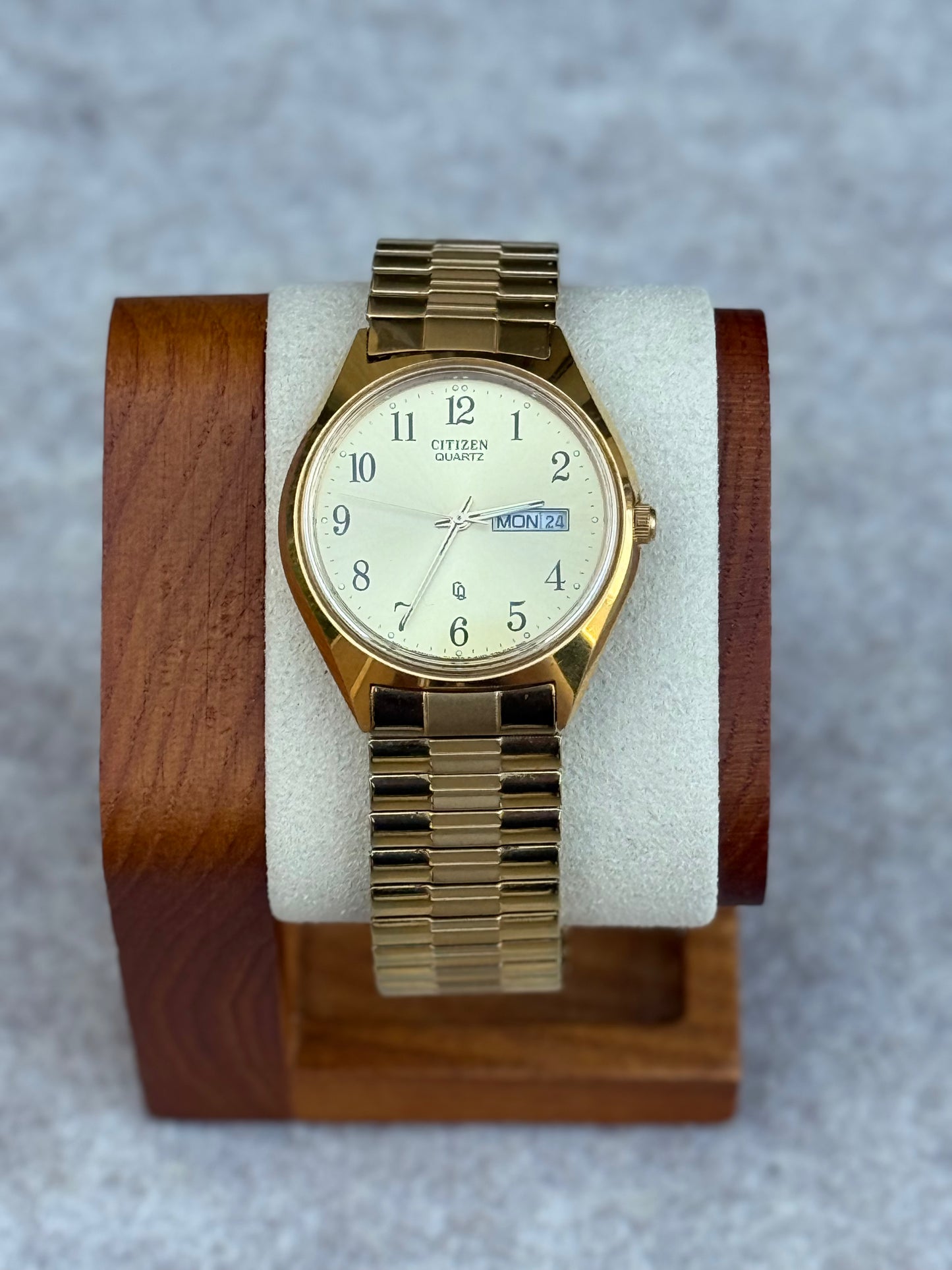 1992 Citizen Quartz Day-Date — Gold Champagne Dial