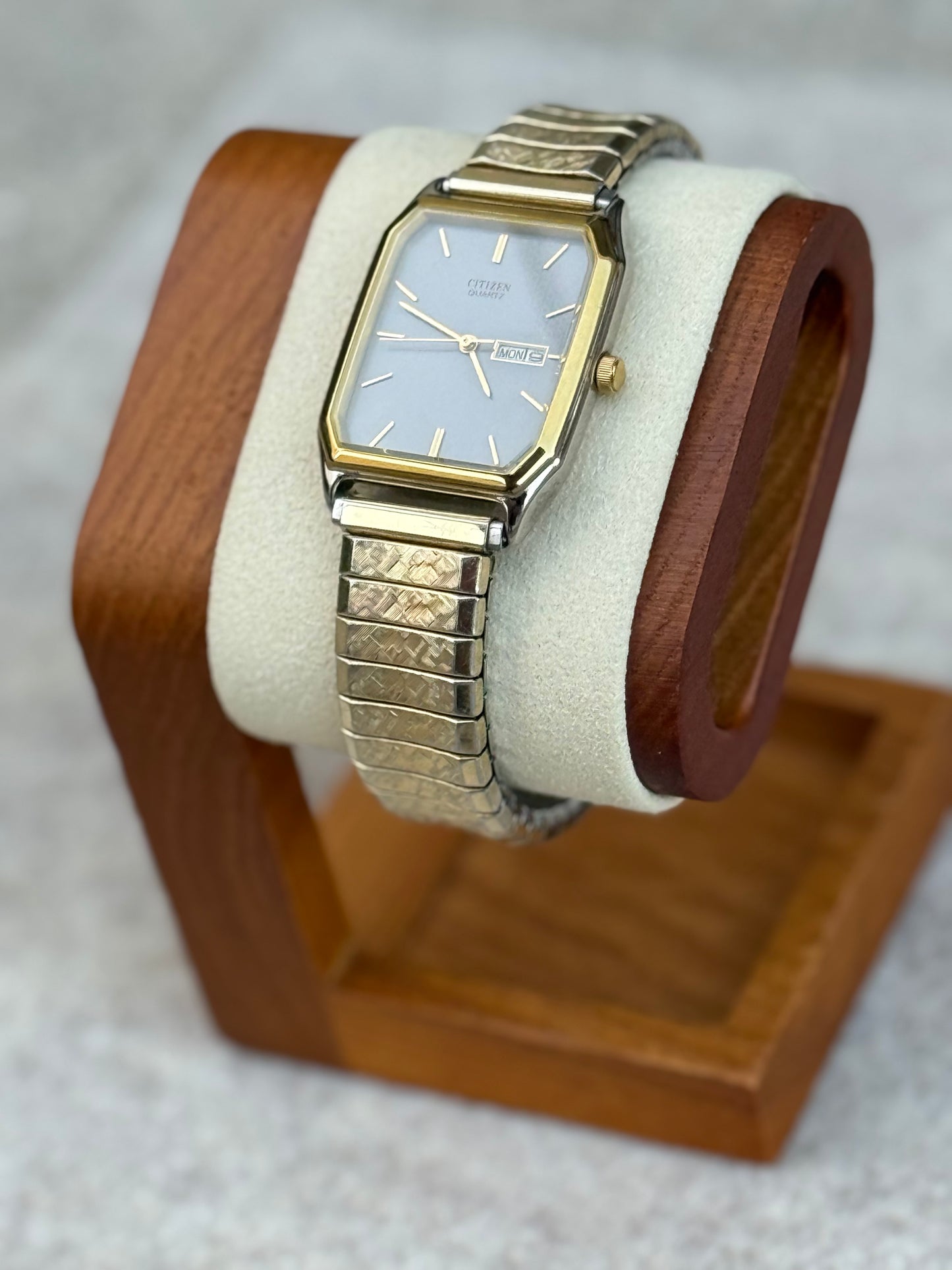 Citizen Quartz 1000-S63871 – Rectangular Day-Date Dress Watch (Japan, Early 1990s)