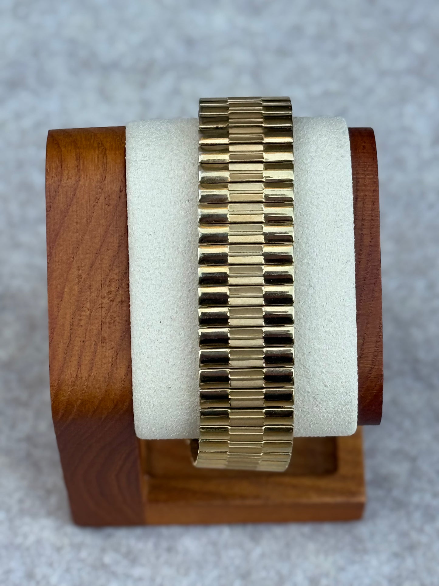 1992 Citizen Quartz Day-Date — Gold Champagne Dial