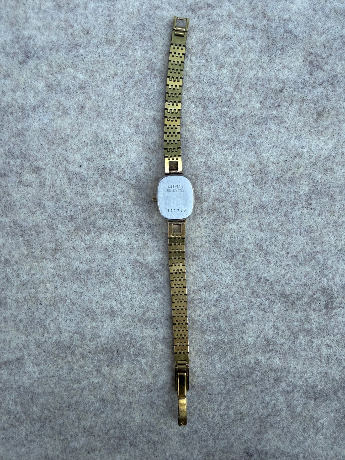Bulova 6CL Gold Dress Watch (1973)