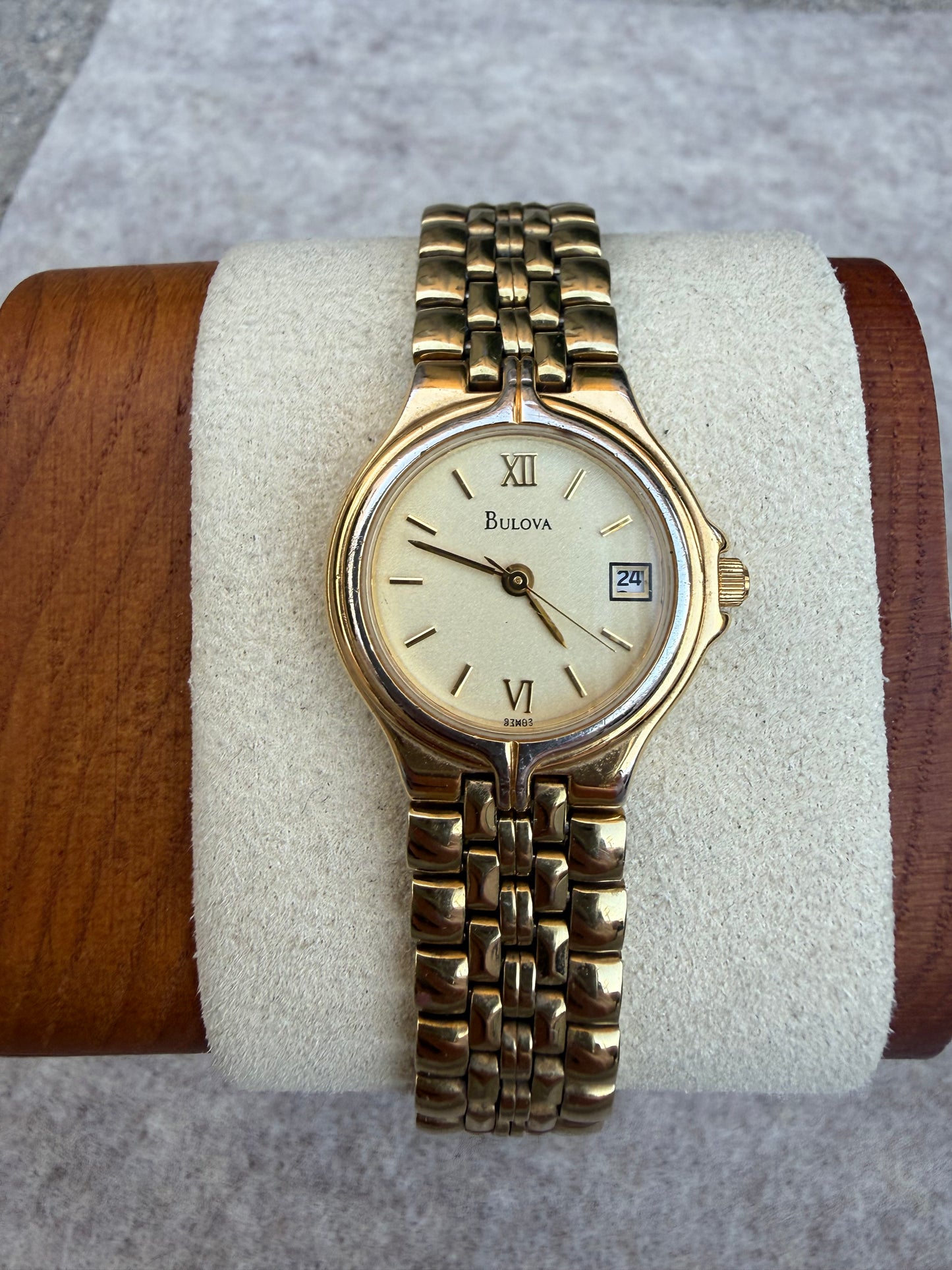 Bulova Quartz Gold-Tone Date Watch – Champagne Dial | Circa 1999