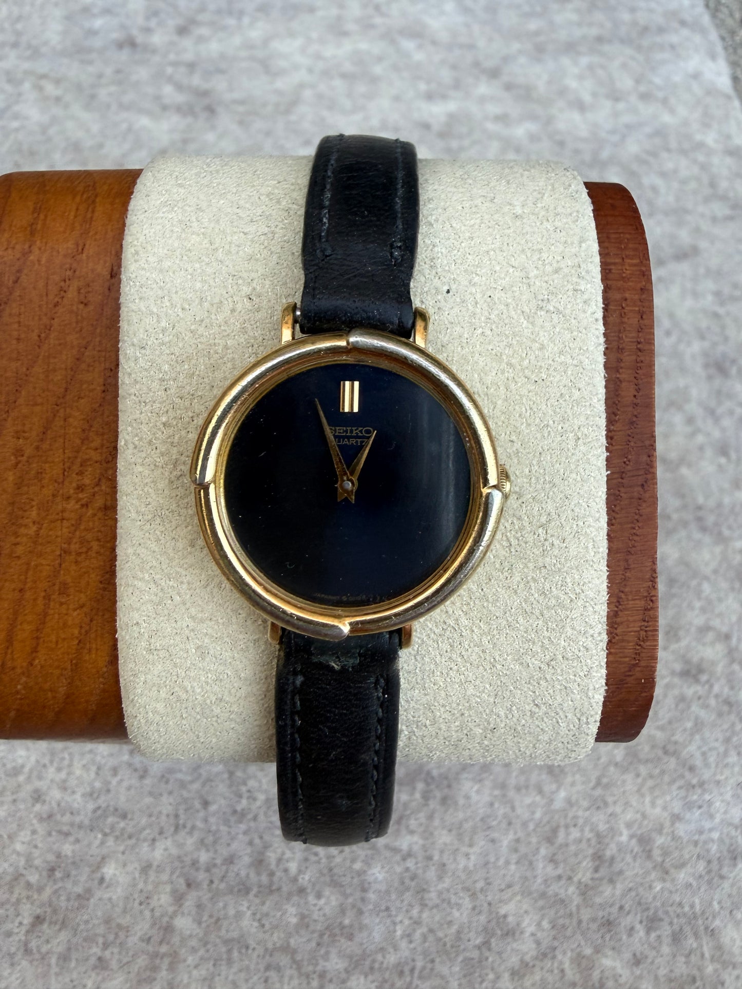 Seiko Quartz Black Sunburst – Bamboo Bezel & Leather Strap | Circa 1983