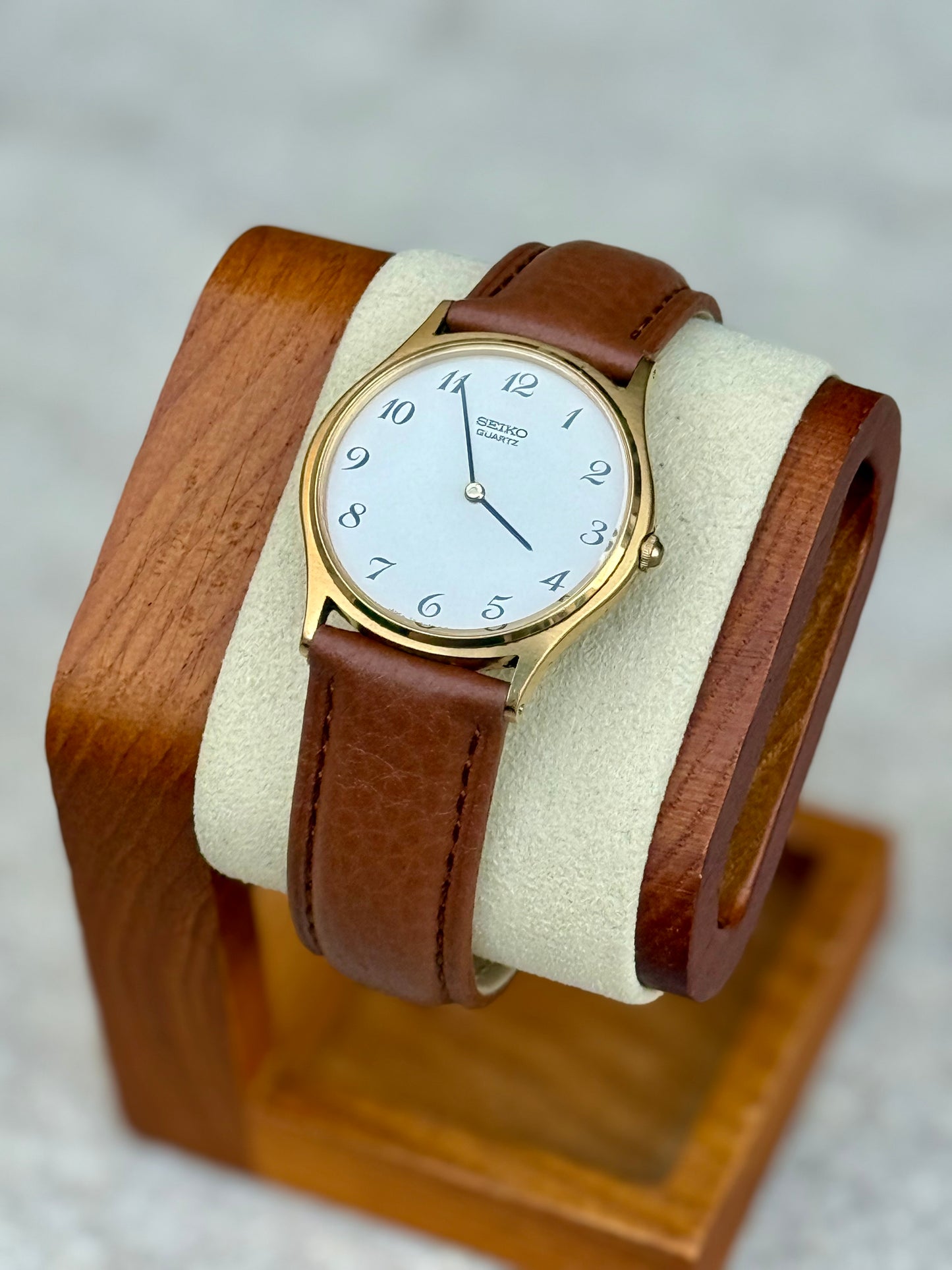 Seiko 7800 Quartz Dress Watch — Cream Dial (April 1985)