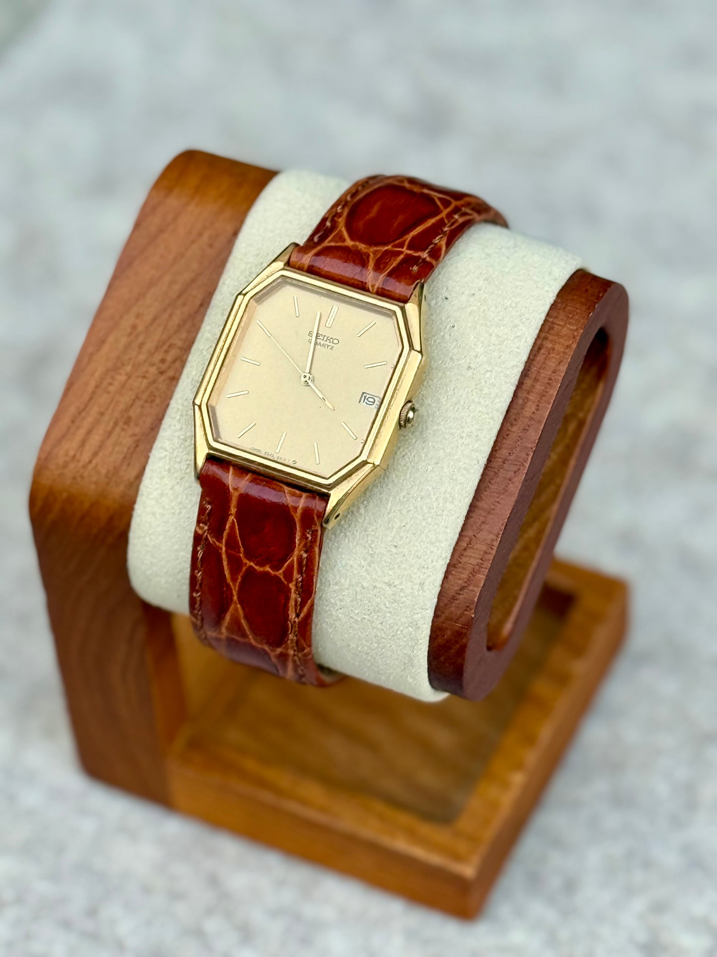 Seiko Octagonal Quartz — Champagne Dial (December 1985)