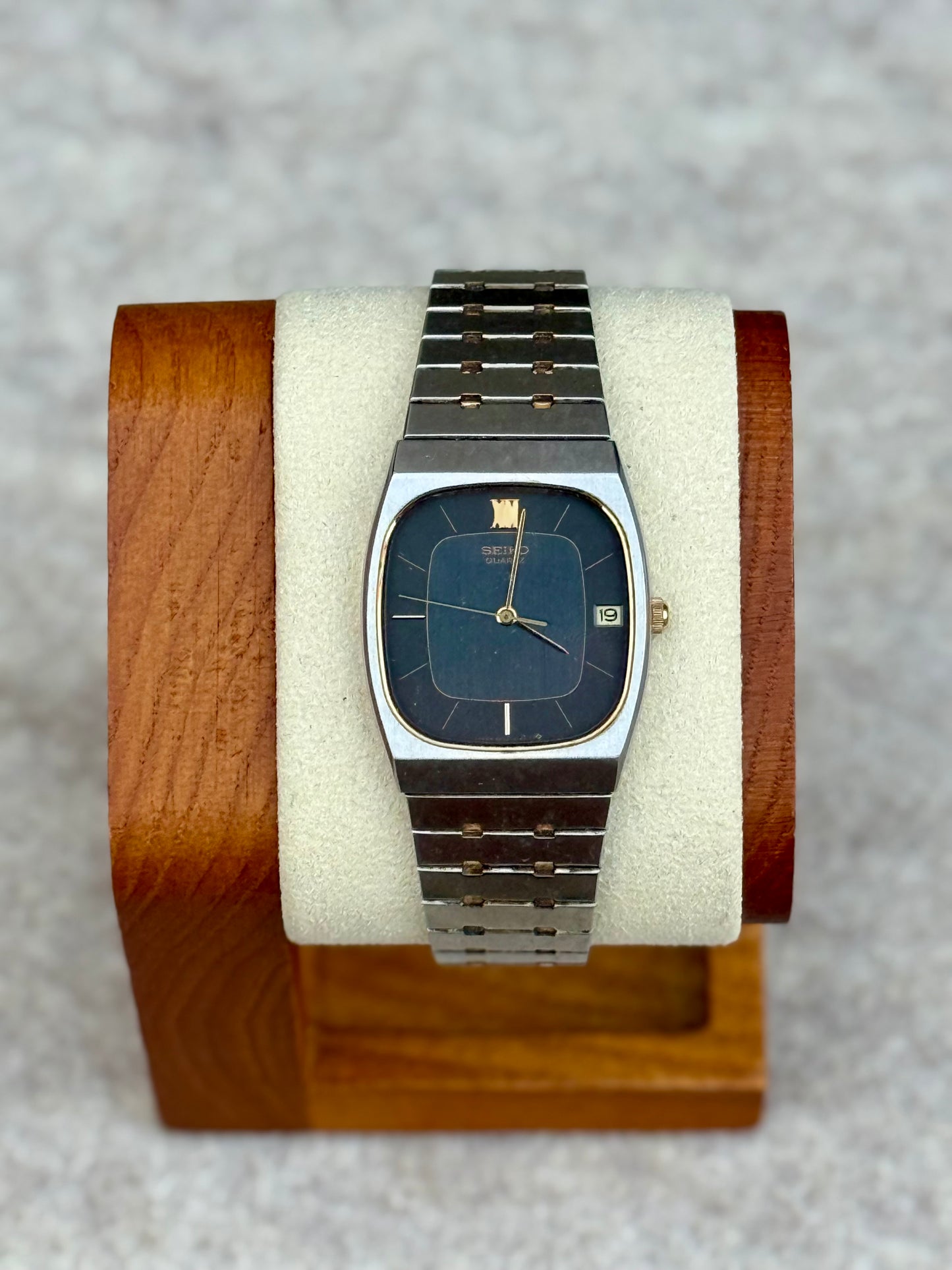 Seiko Quartz Integrated Bracelet Watch — March 1975