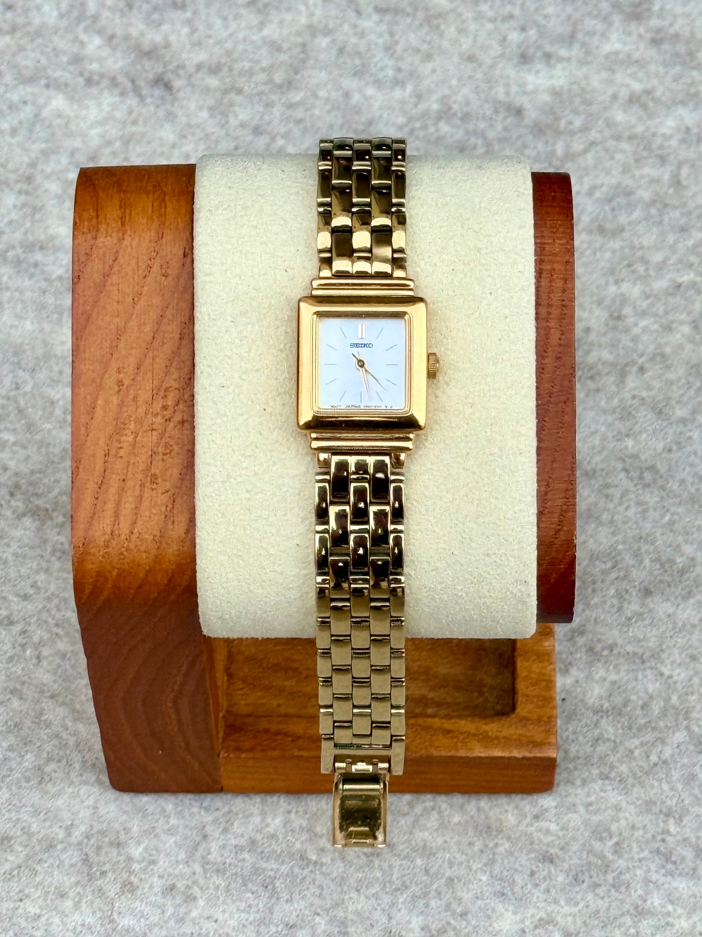 Seiko Art-Deco Mother-of-Pearl Dress Watch — August 1987