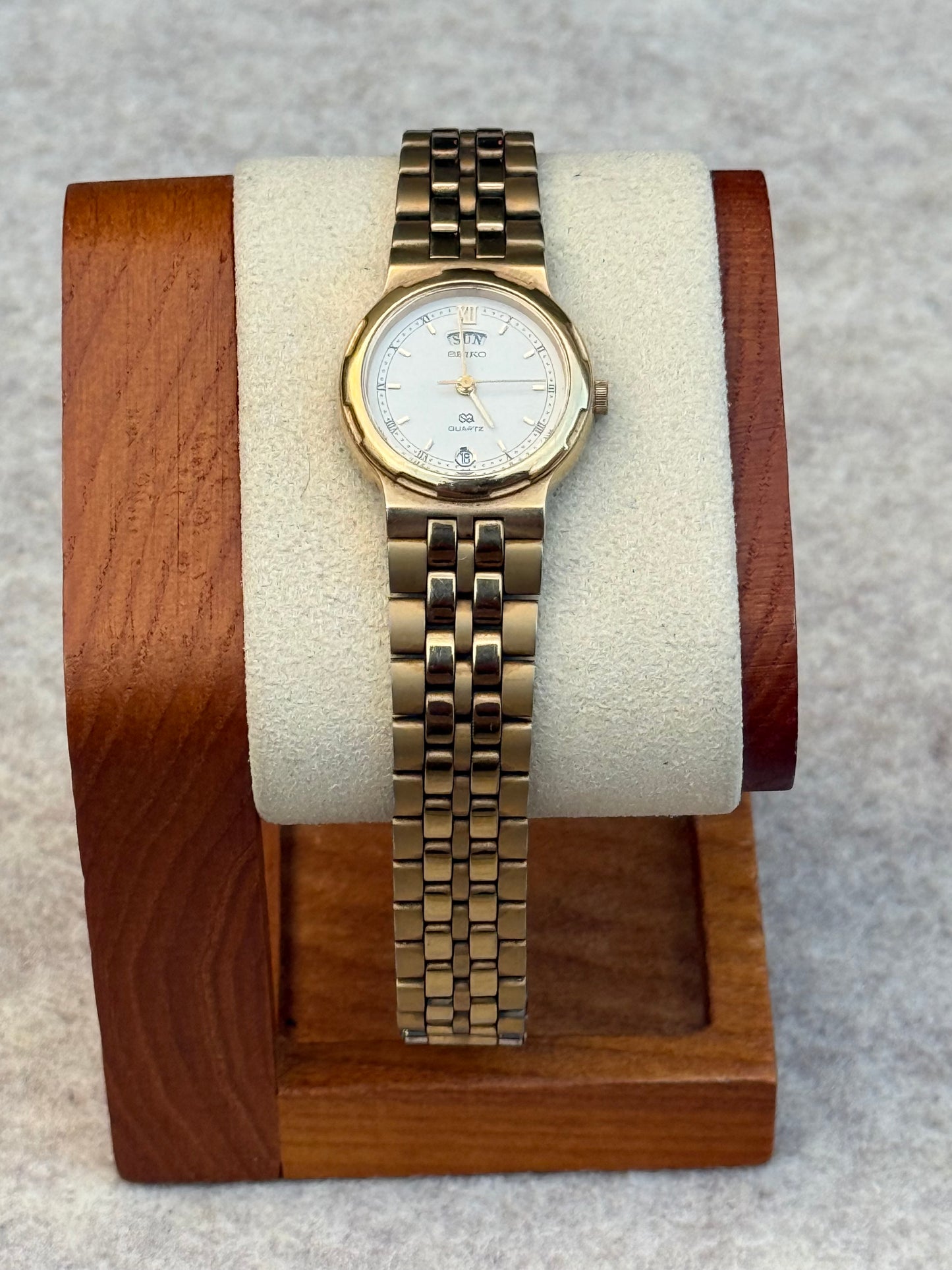 Seiko Quartz Day-Date Gold Tone Watch | December 1987