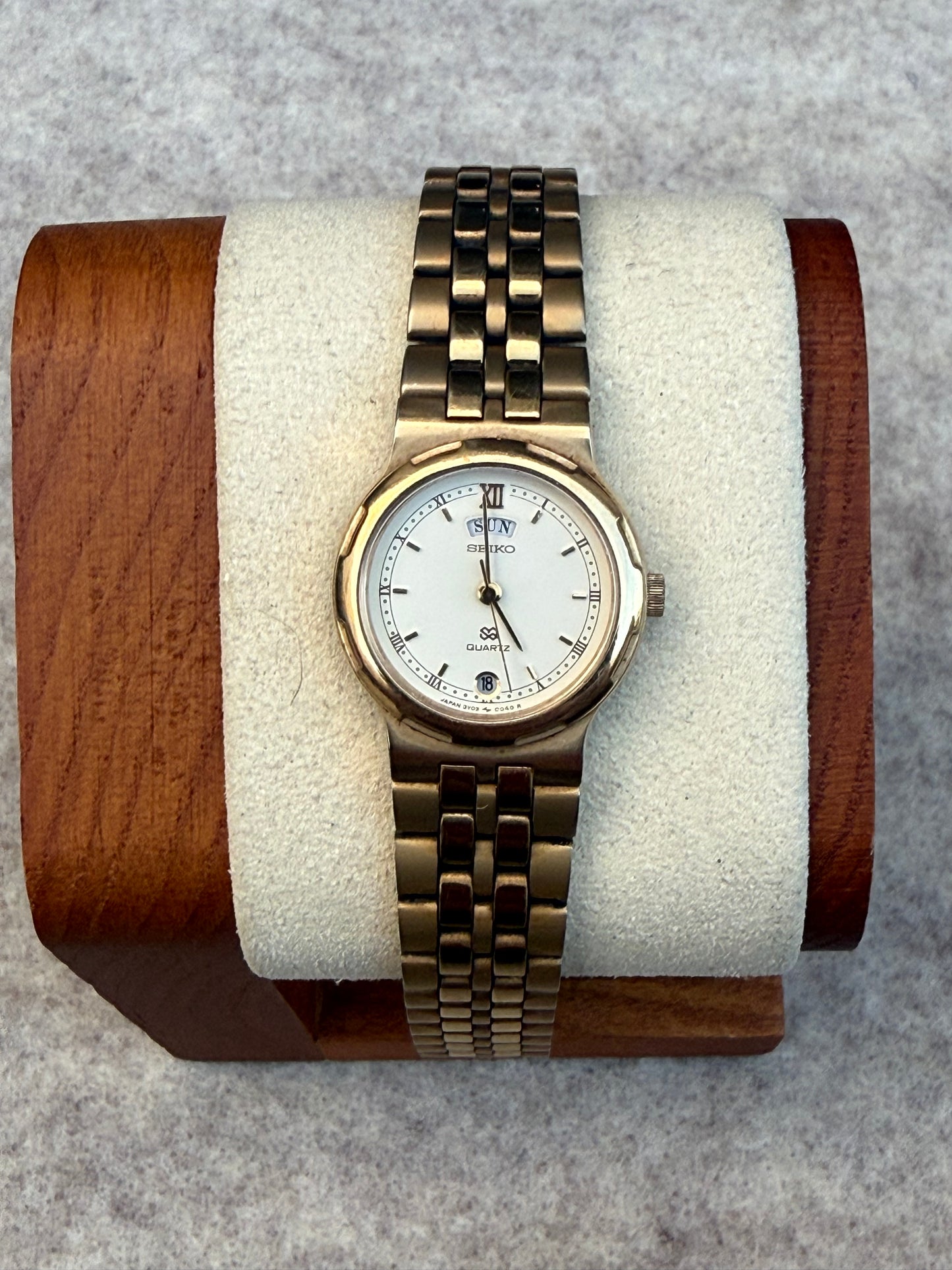 Seiko Quartz Day-Date Gold Tone Watch | December 1987