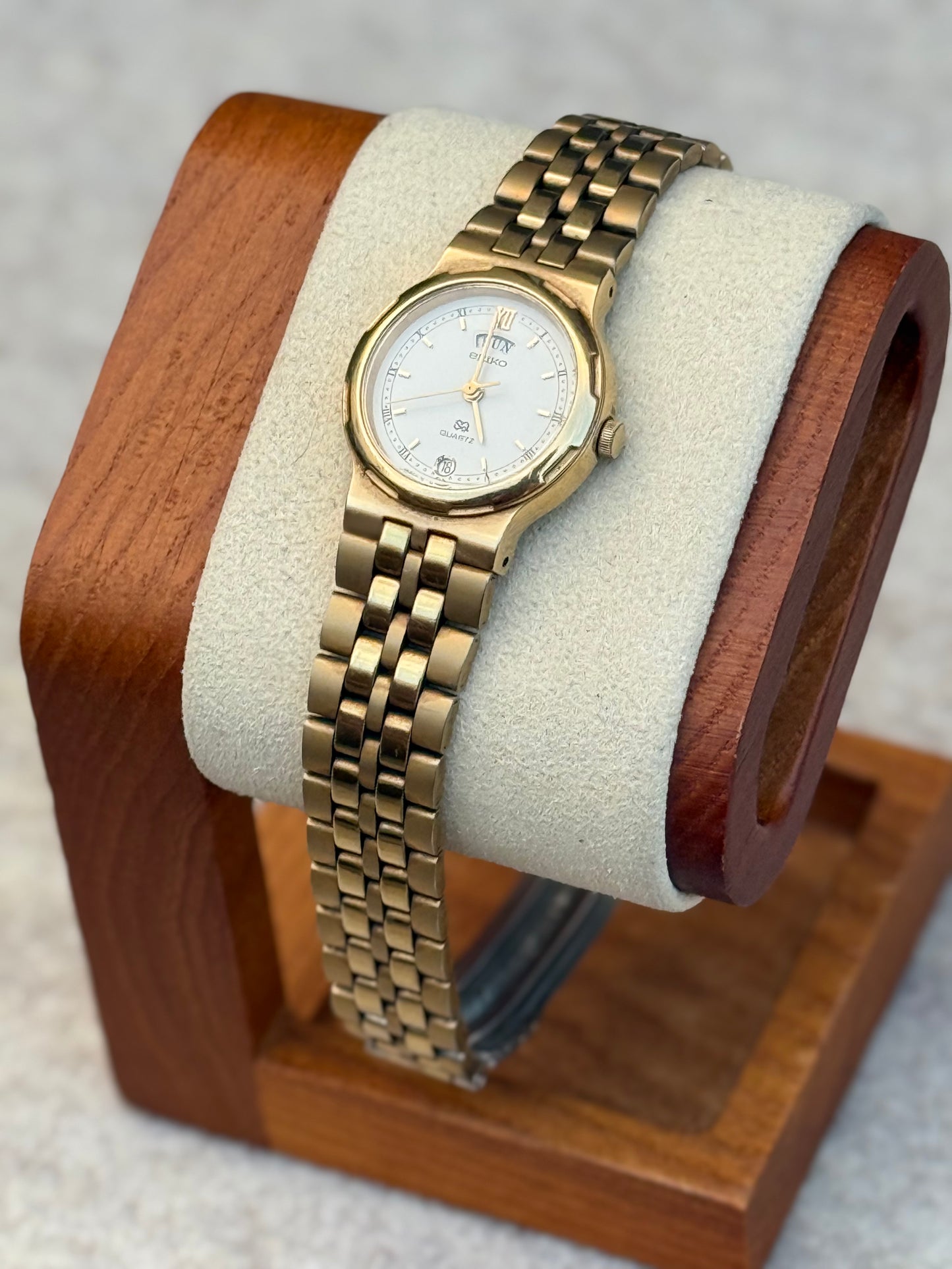 Seiko Quartz Day-Date Gold Tone Watch | December 1987