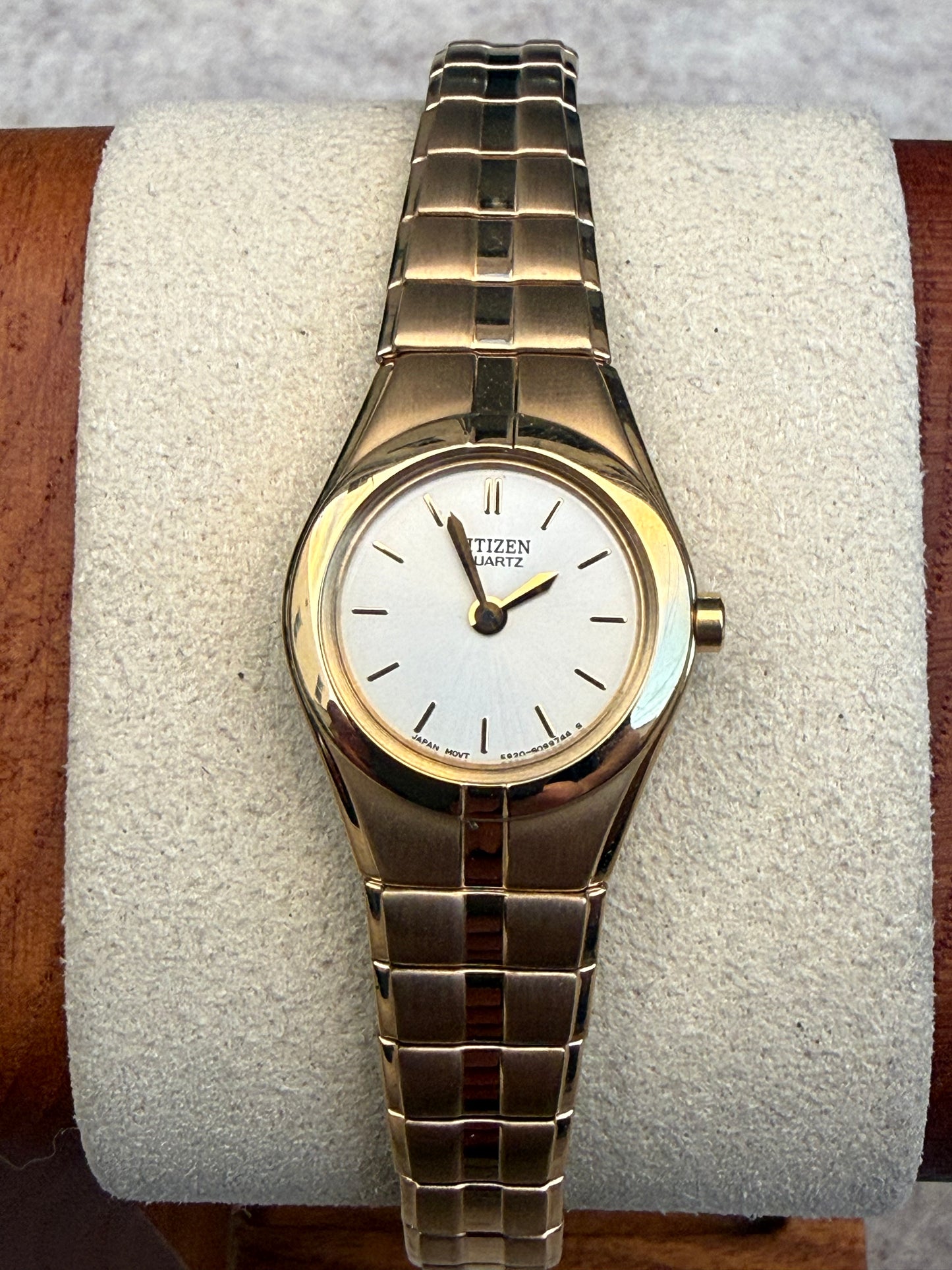 Citizen Quartz Gold-Tone Dress Watch | July 1982