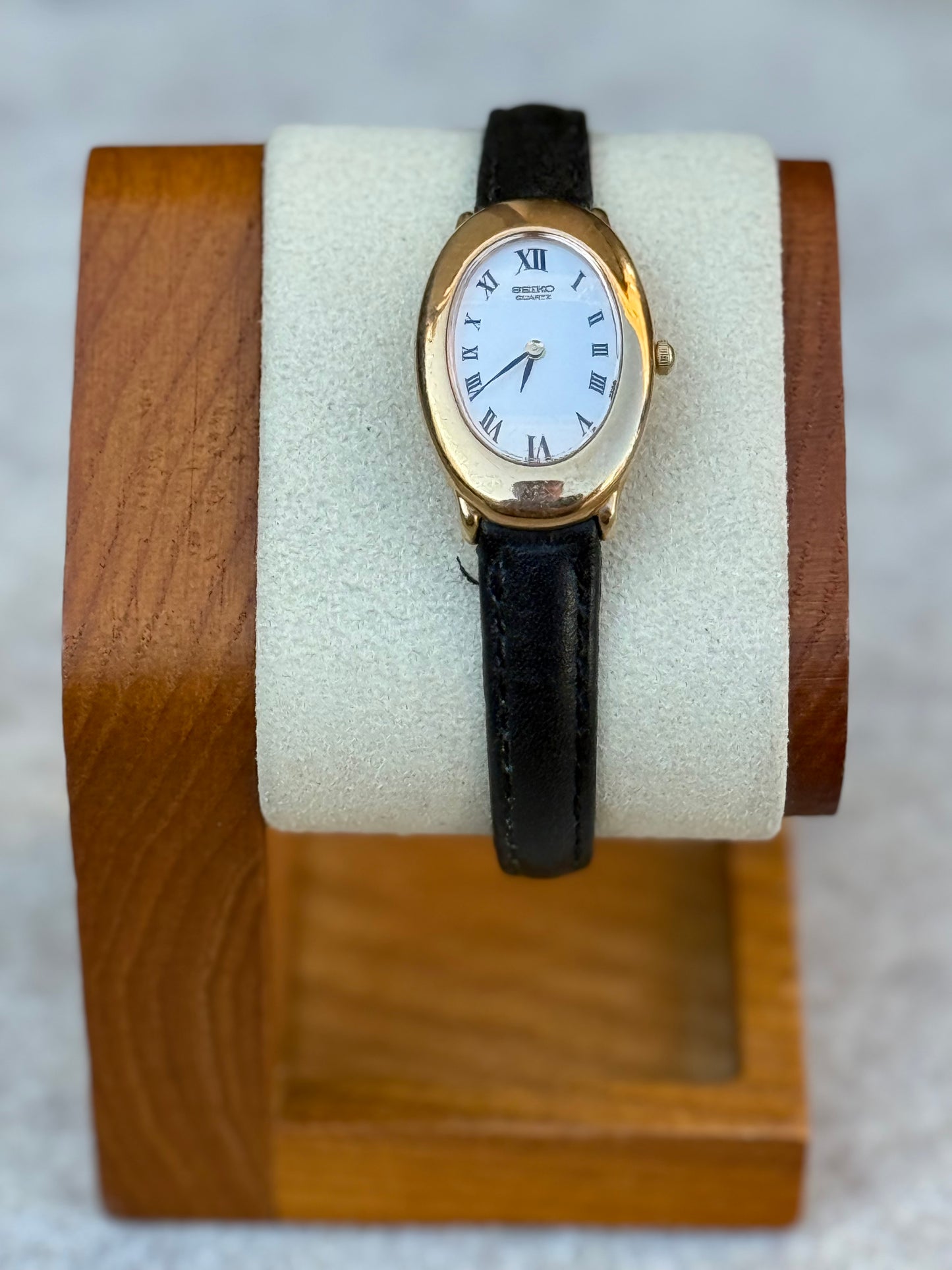 *RARE* Seiko Quartz Oval Roman Dial Dress Watch | November 1991