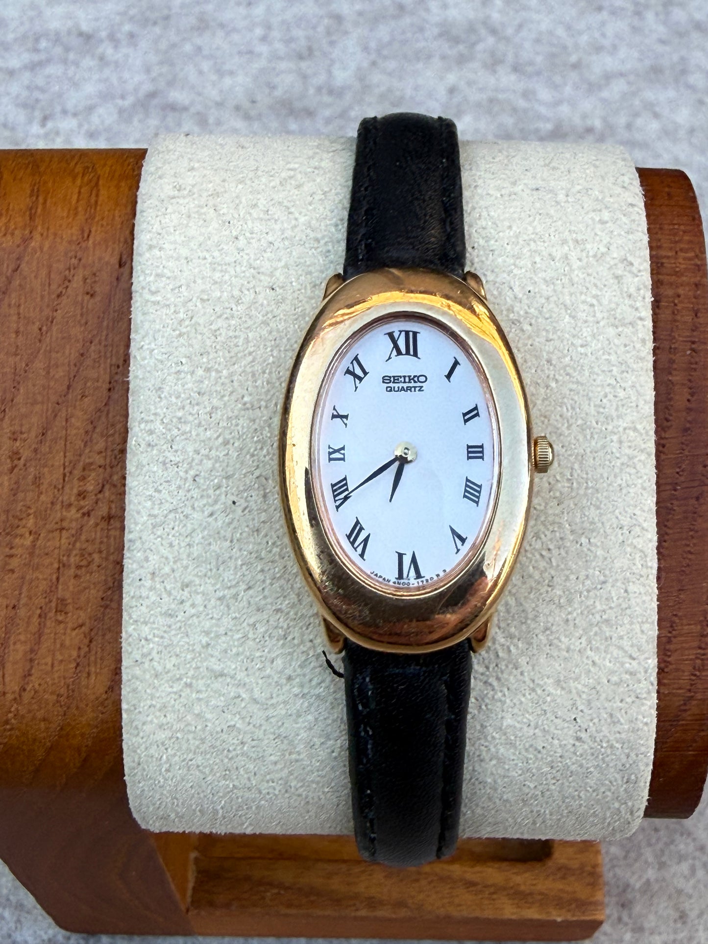 *RARE* Seiko Quartz Oval Roman Dial Dress Watch | November 1991