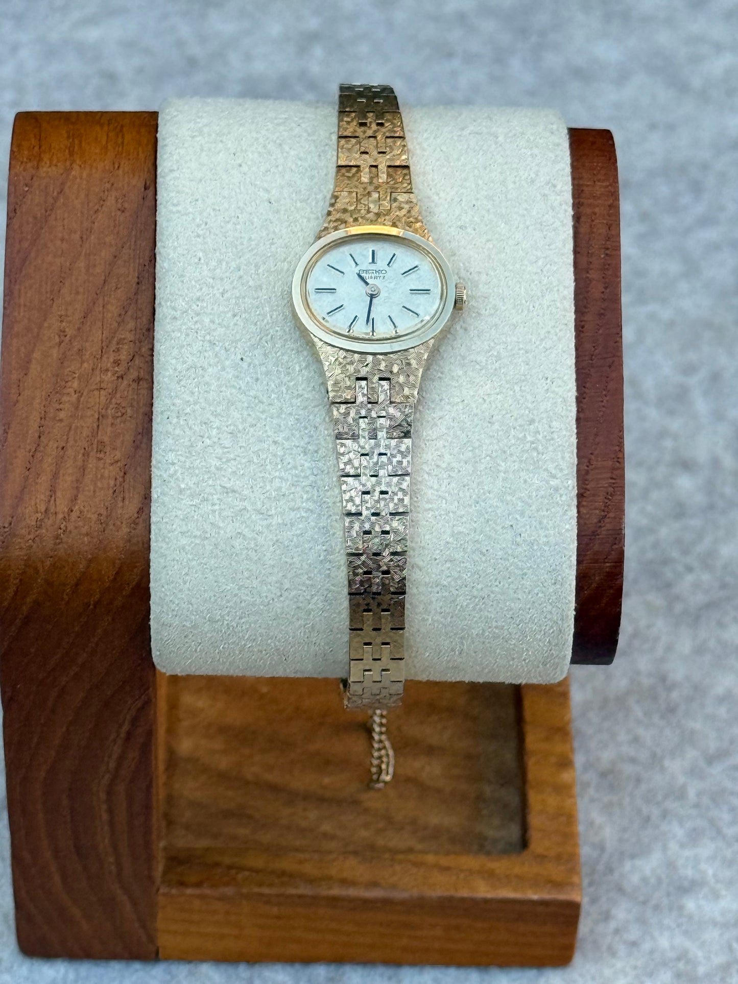 Seiko Quartz Gold-Tone Integrated Bracelet Watch | July 1988